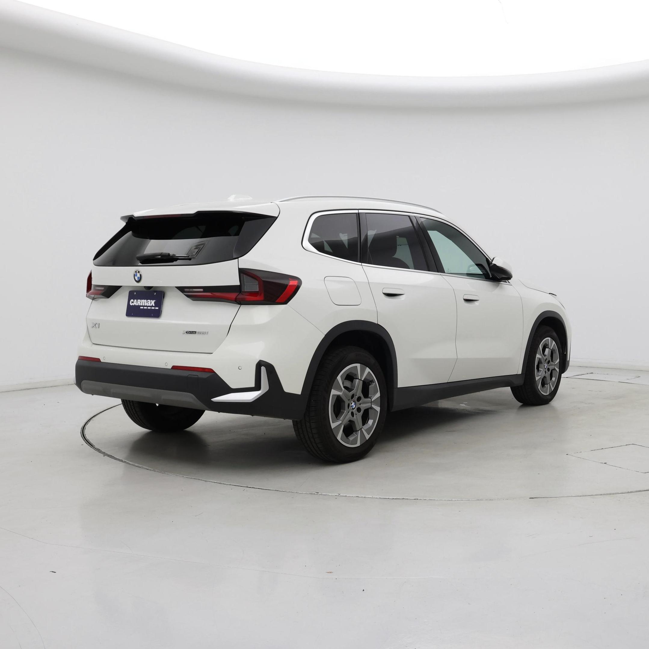 Thumbnail: 2023 BMW X1 - 8