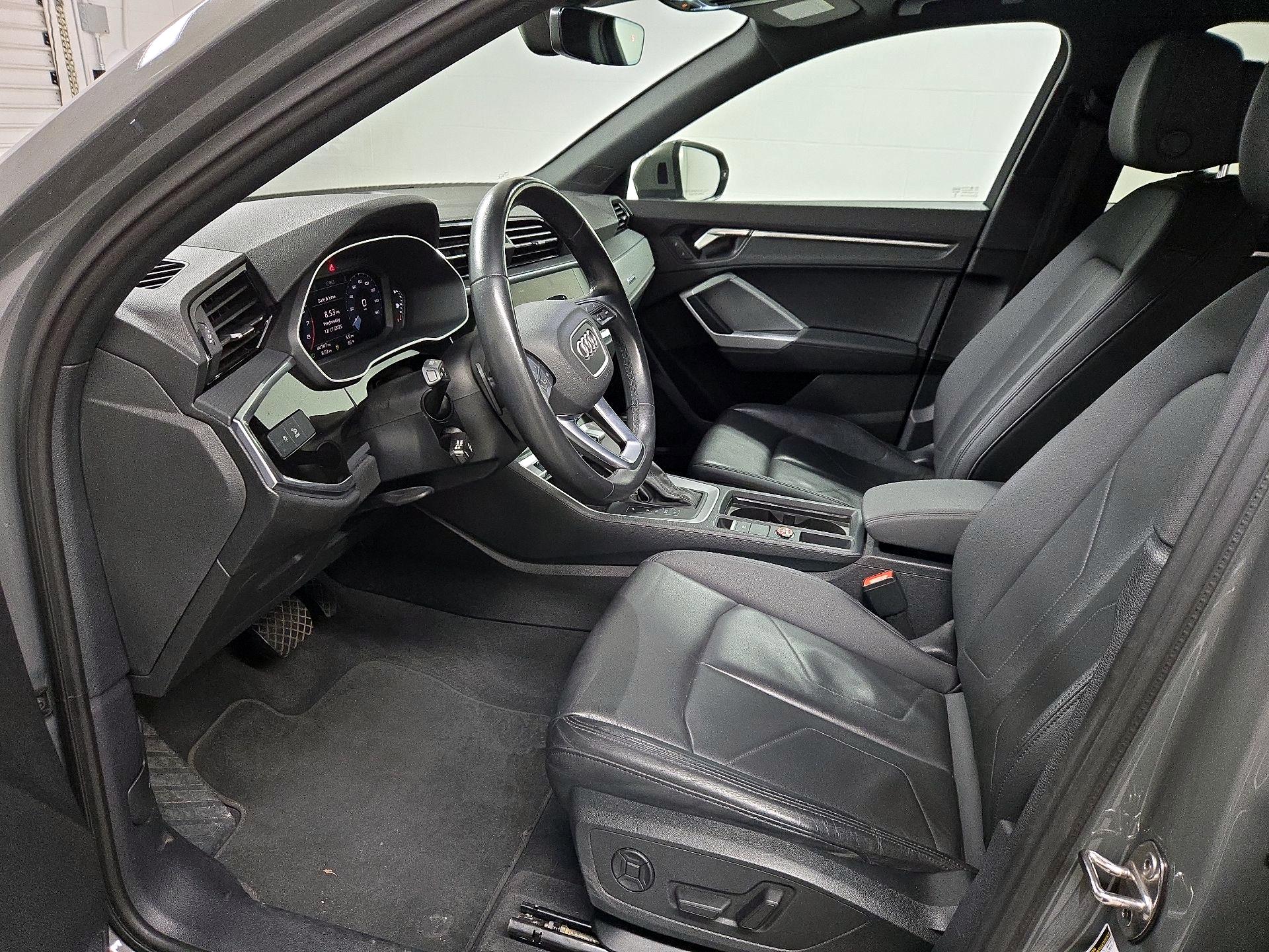 Thumbnail: 2023 Audi Q3 - 11