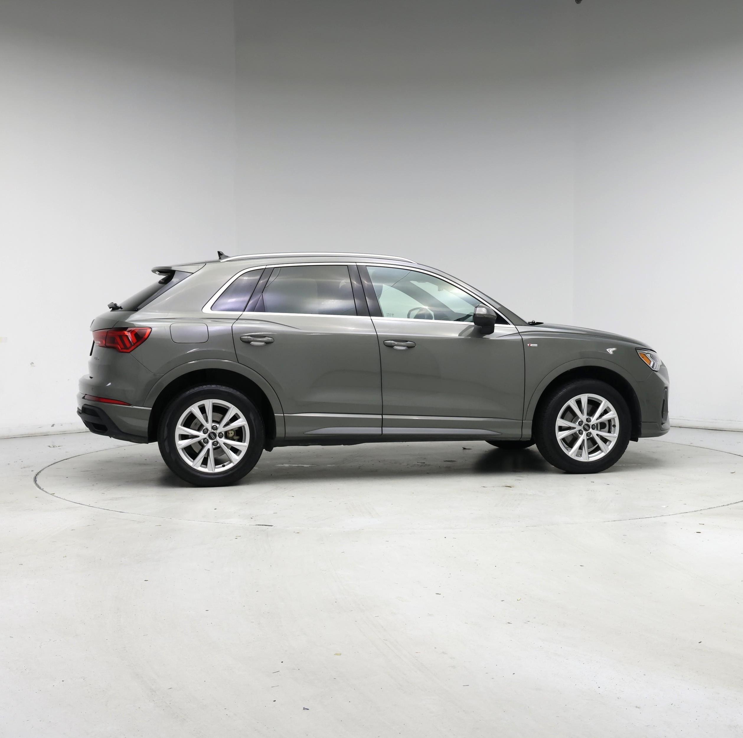 Thumbnail: 2023 Audi Q3 - 7