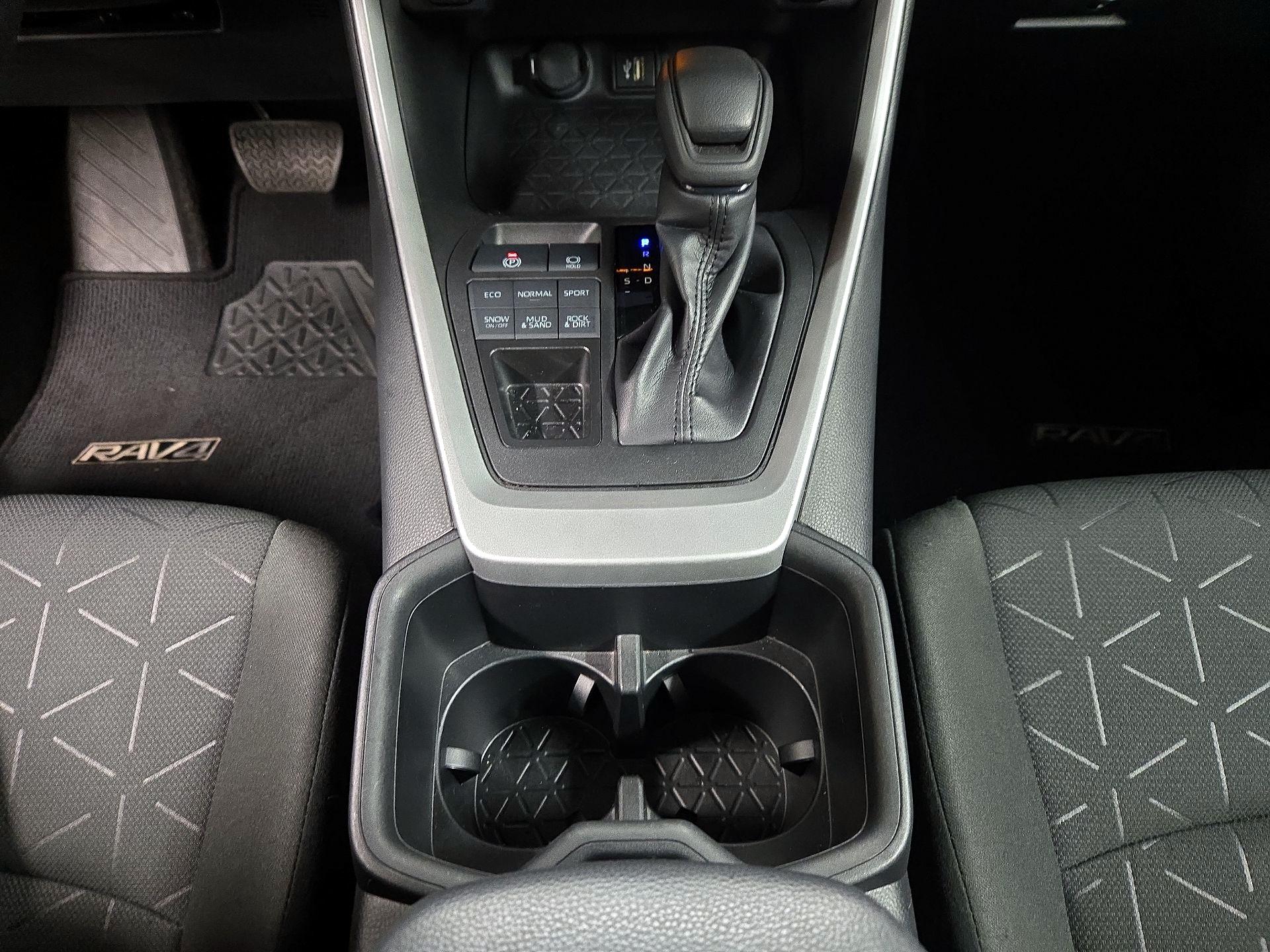 Thumbnail: 2023 Toyota RAV4 - 17