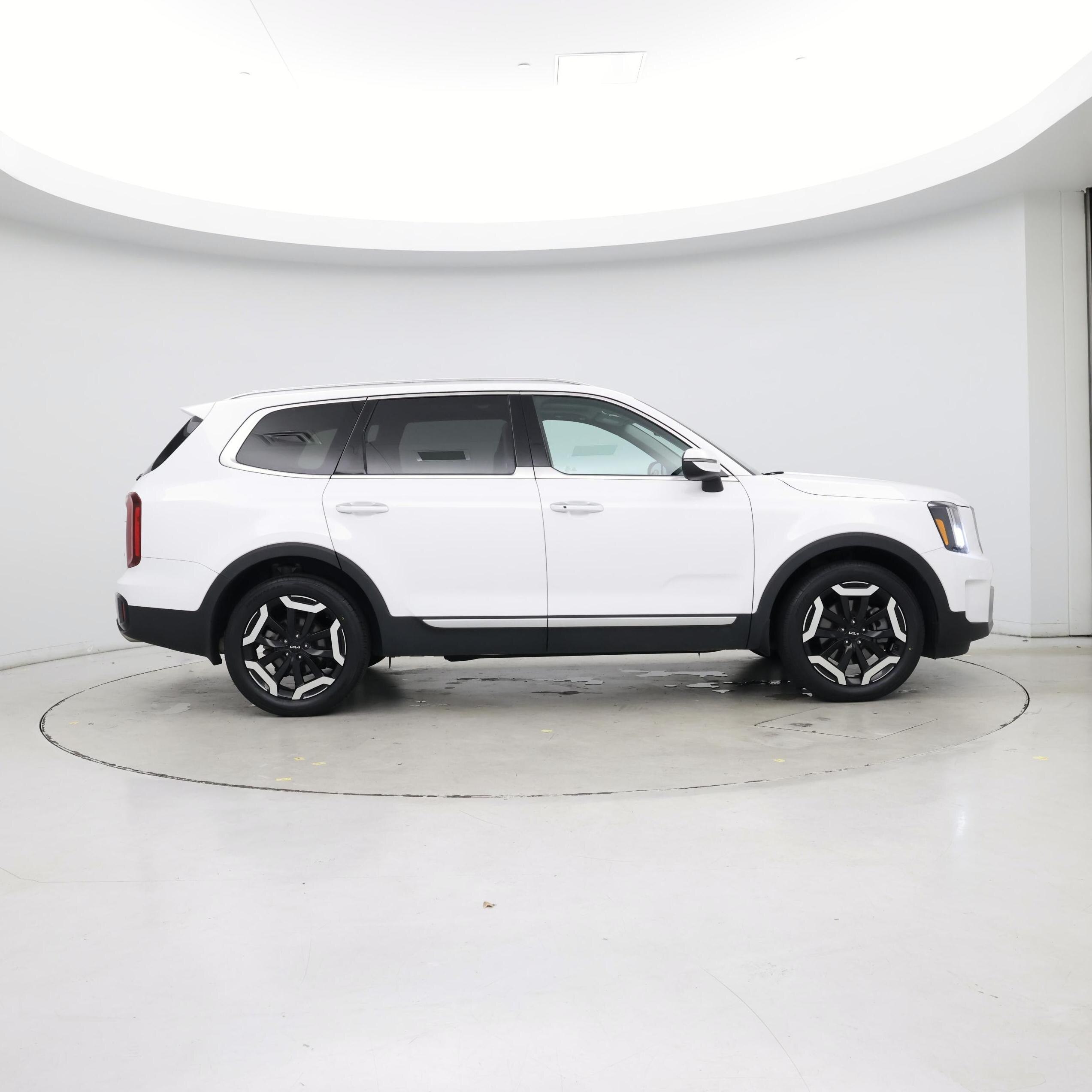 Thumbnail: 2023 Kia Telluride - 7