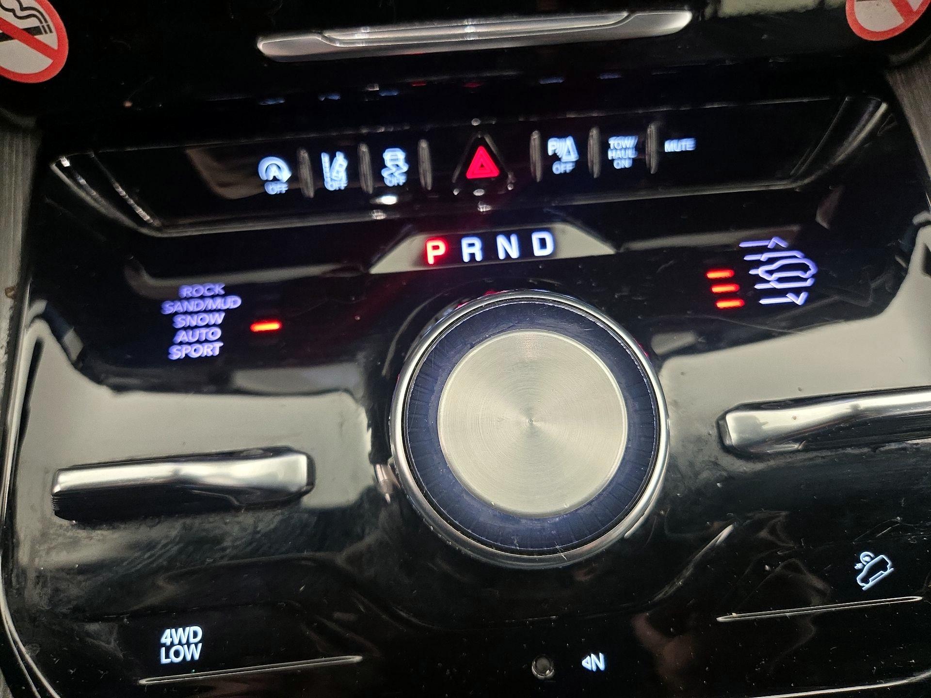 Thumbnail: 2024 Jeep Wagoneer - 18