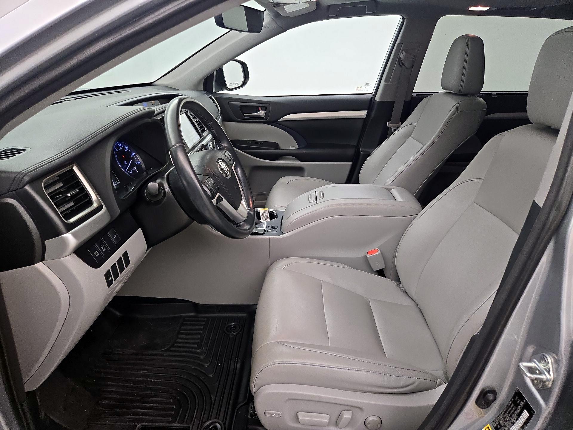 Thumbnail: 2018 Toyota Highlander - 11