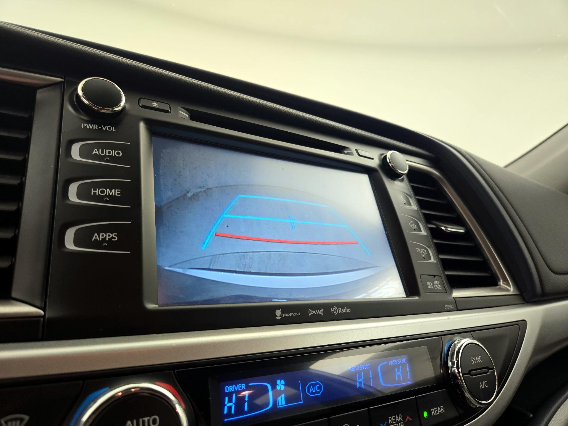 Thumbnail: 2018 Toyota Highlander - 14