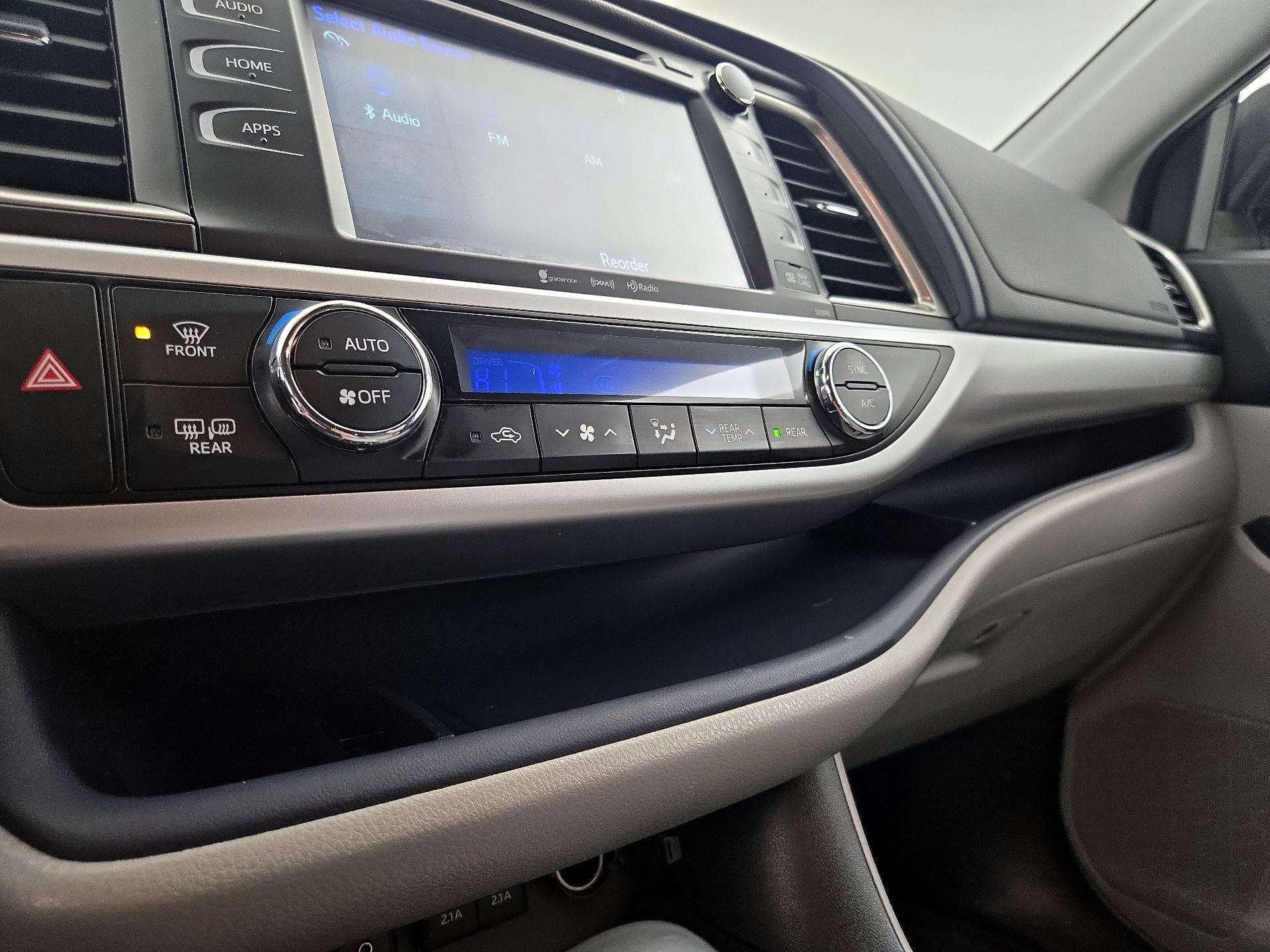 Thumbnail: 2018 Toyota Highlander - 16