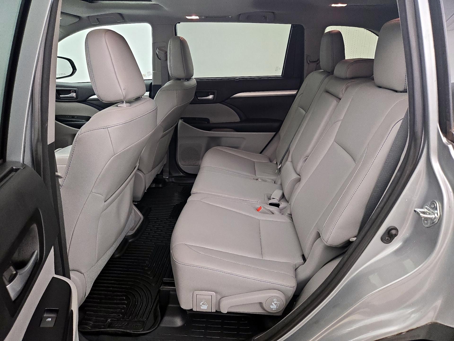 Thumbnail: 2018 Toyota Highlander - 20