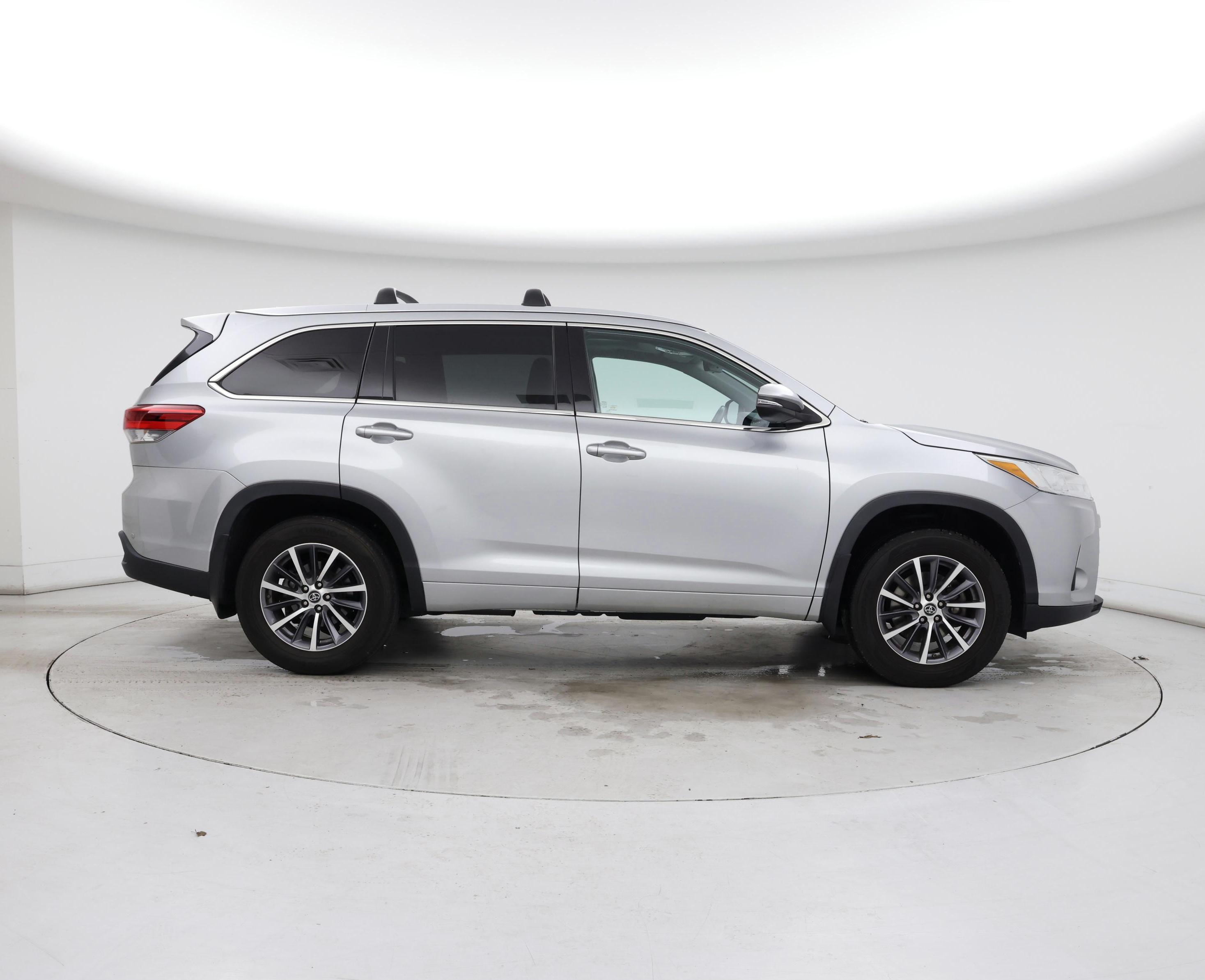 Thumbnail: 2018 Toyota Highlander - 7