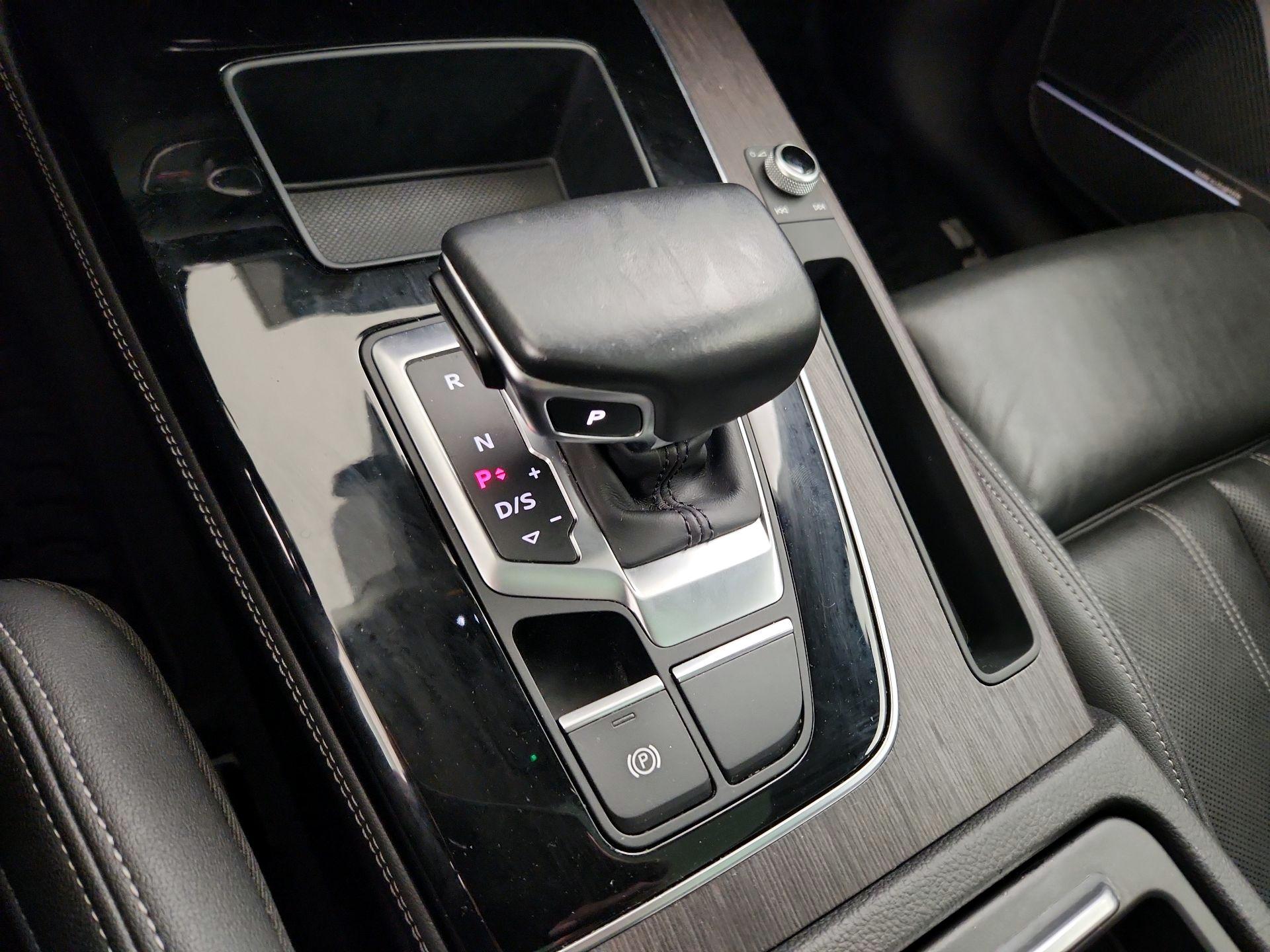 Thumbnail: 2022 Audi Q5 - 18