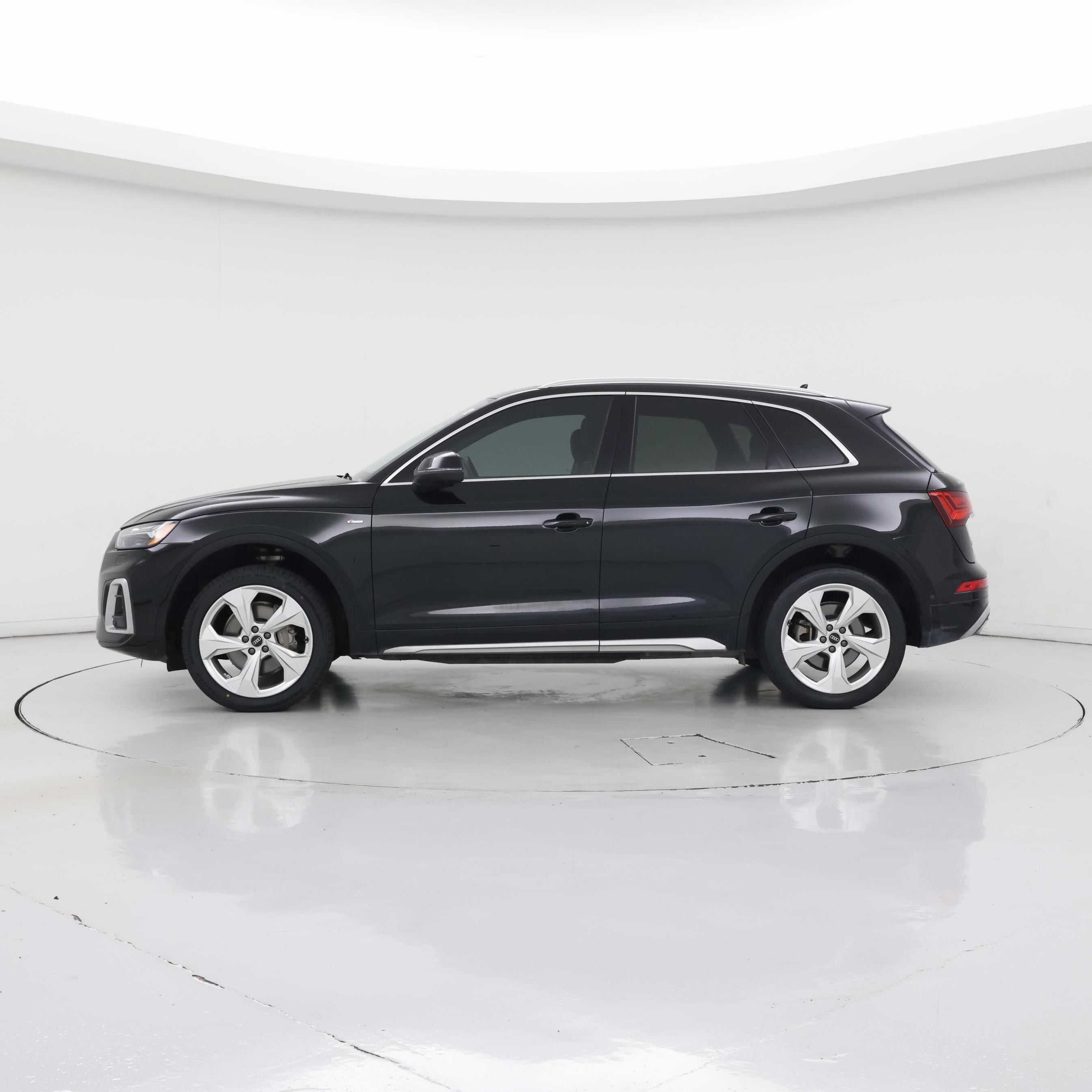 Thumbnail: 2022 Audi Q5 - 3