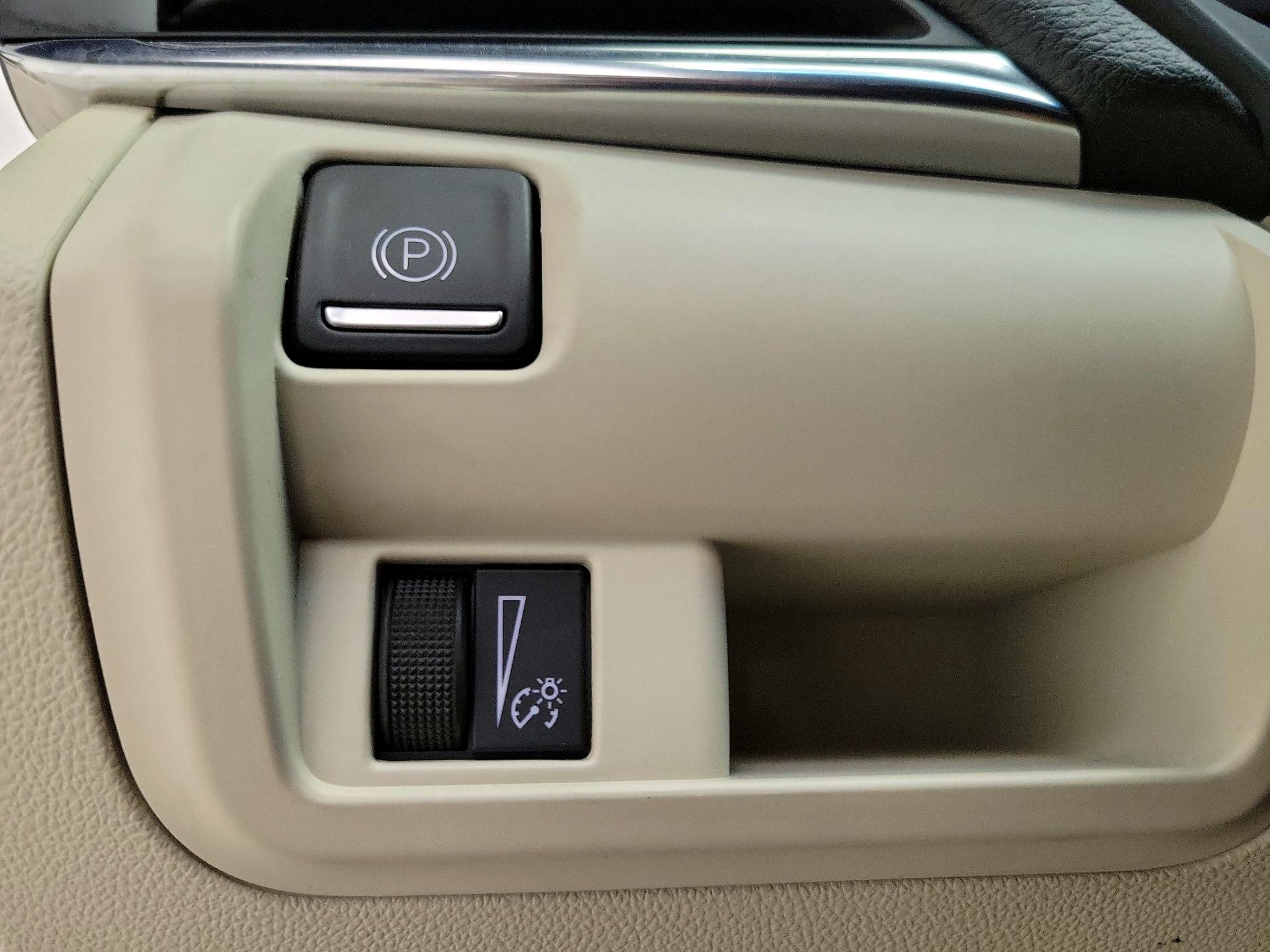 Thumbnail: 2023 Cadillac CT4 - 13