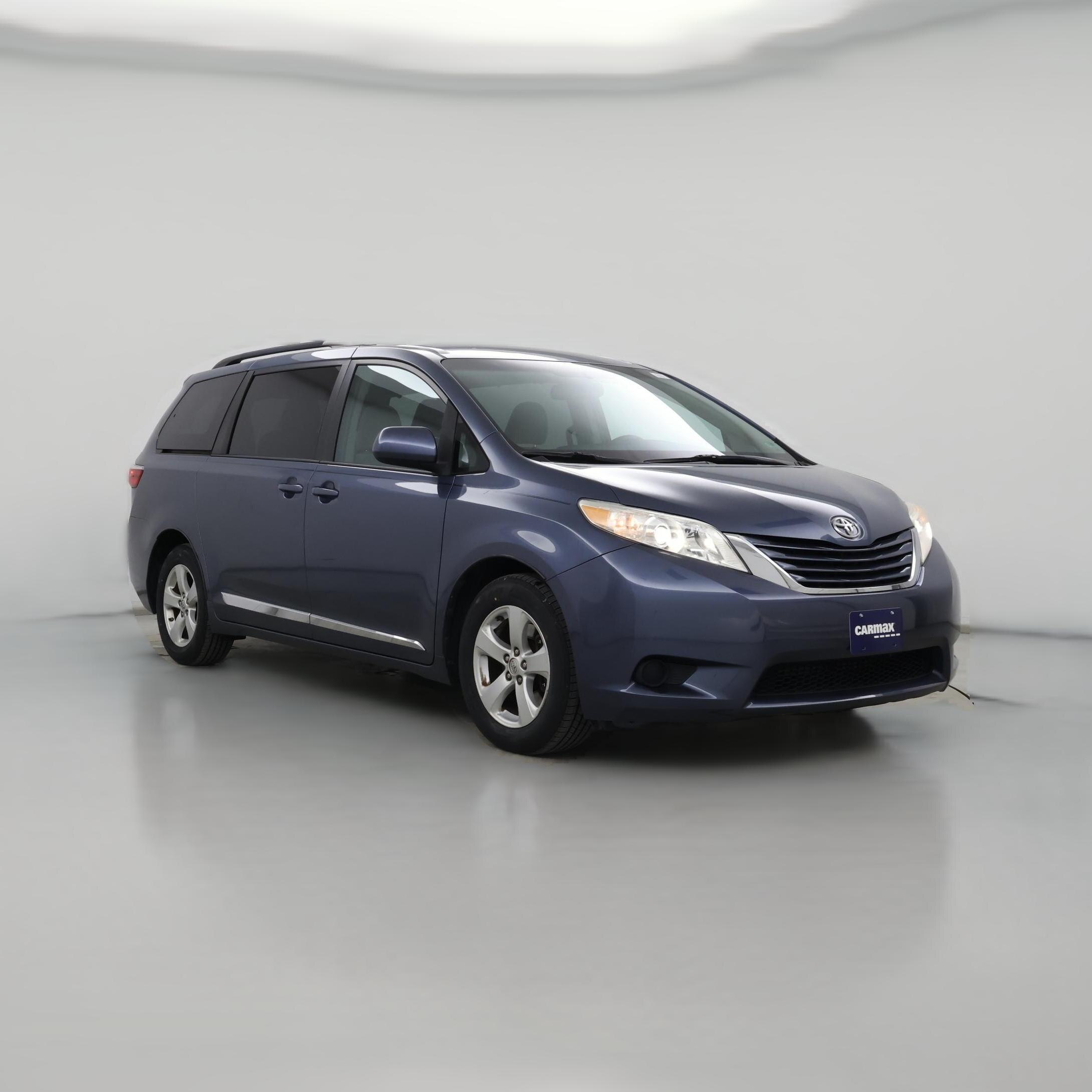 Thumbnail: 2017 Toyota Sienna - 1