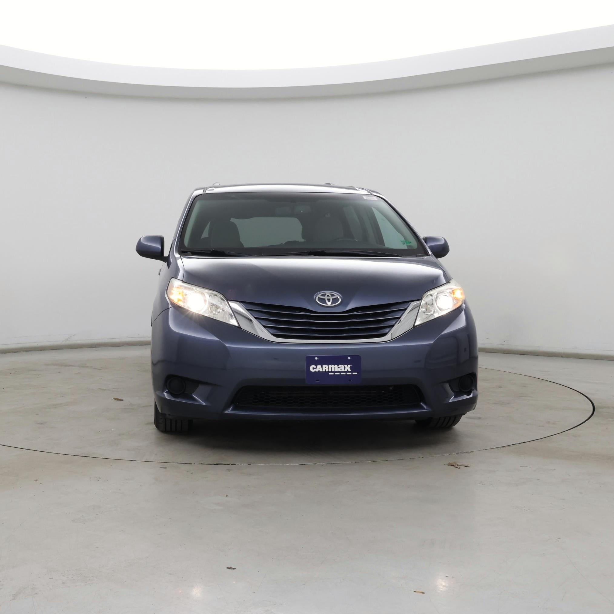 Thumbnail: 2017 Toyota Sienna - 5