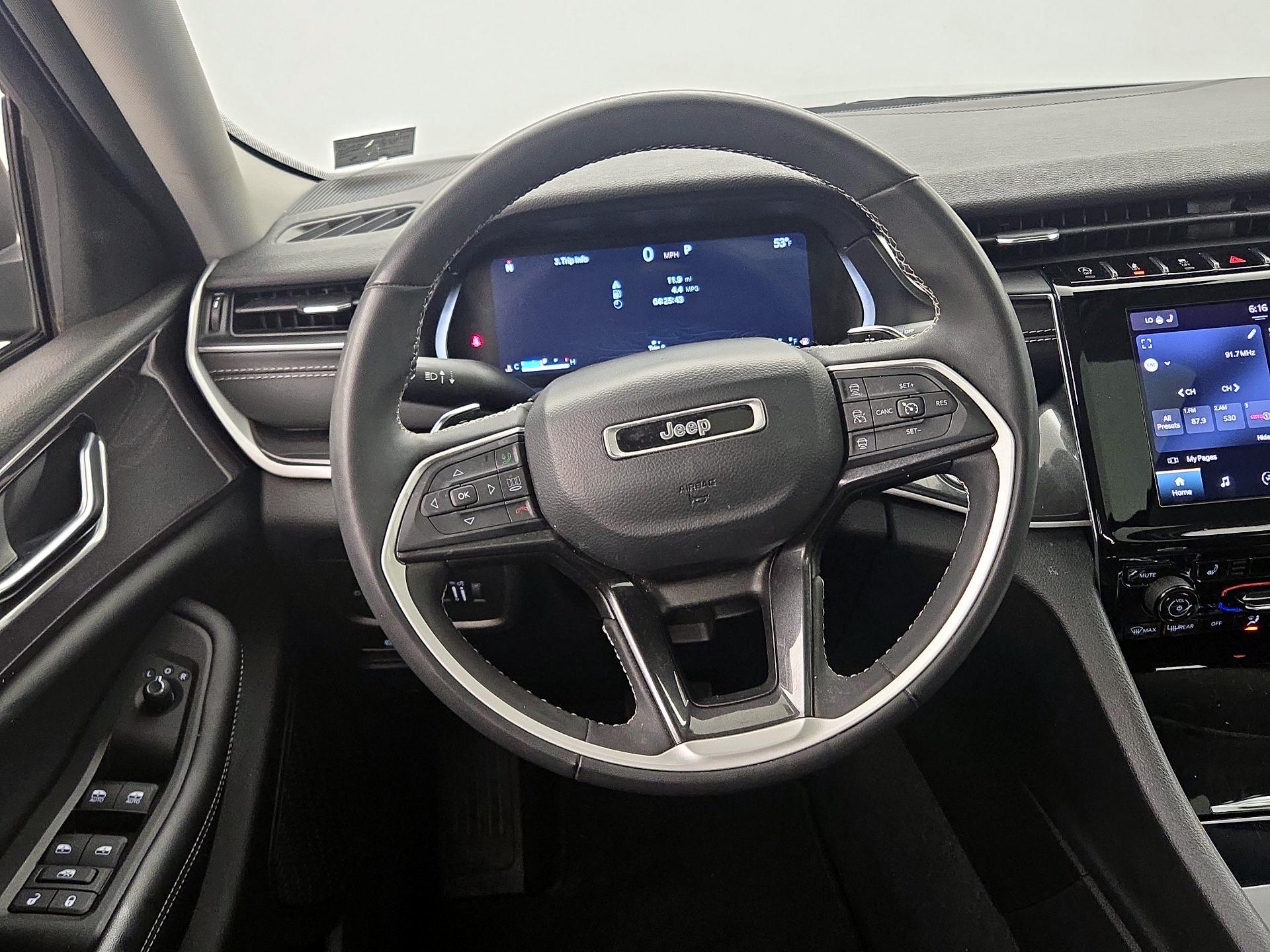 Thumbnail: 2023 Jeep Grand Cherokee - 10