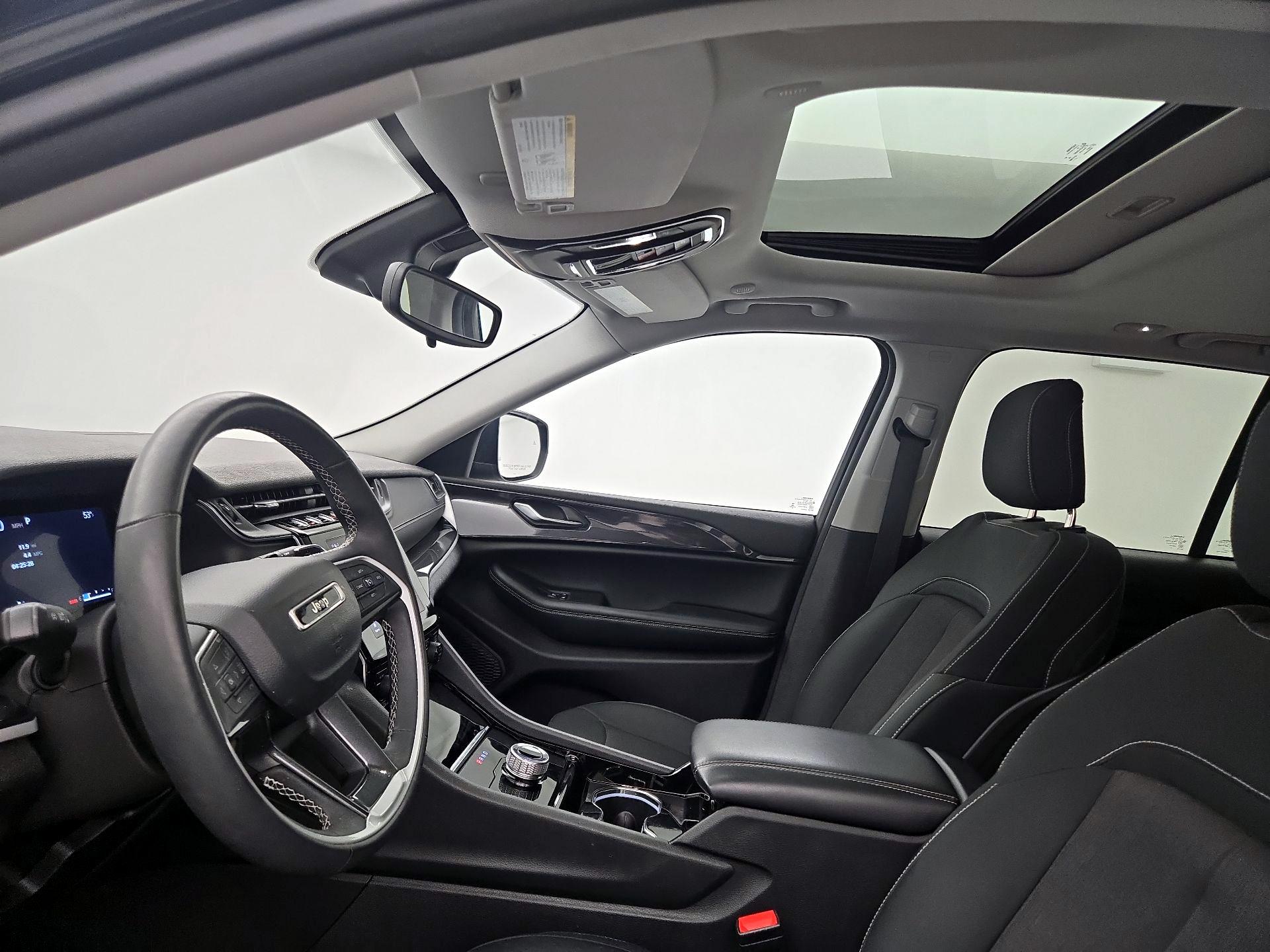 Thumbnail: 2023 Jeep Grand Cherokee - 19