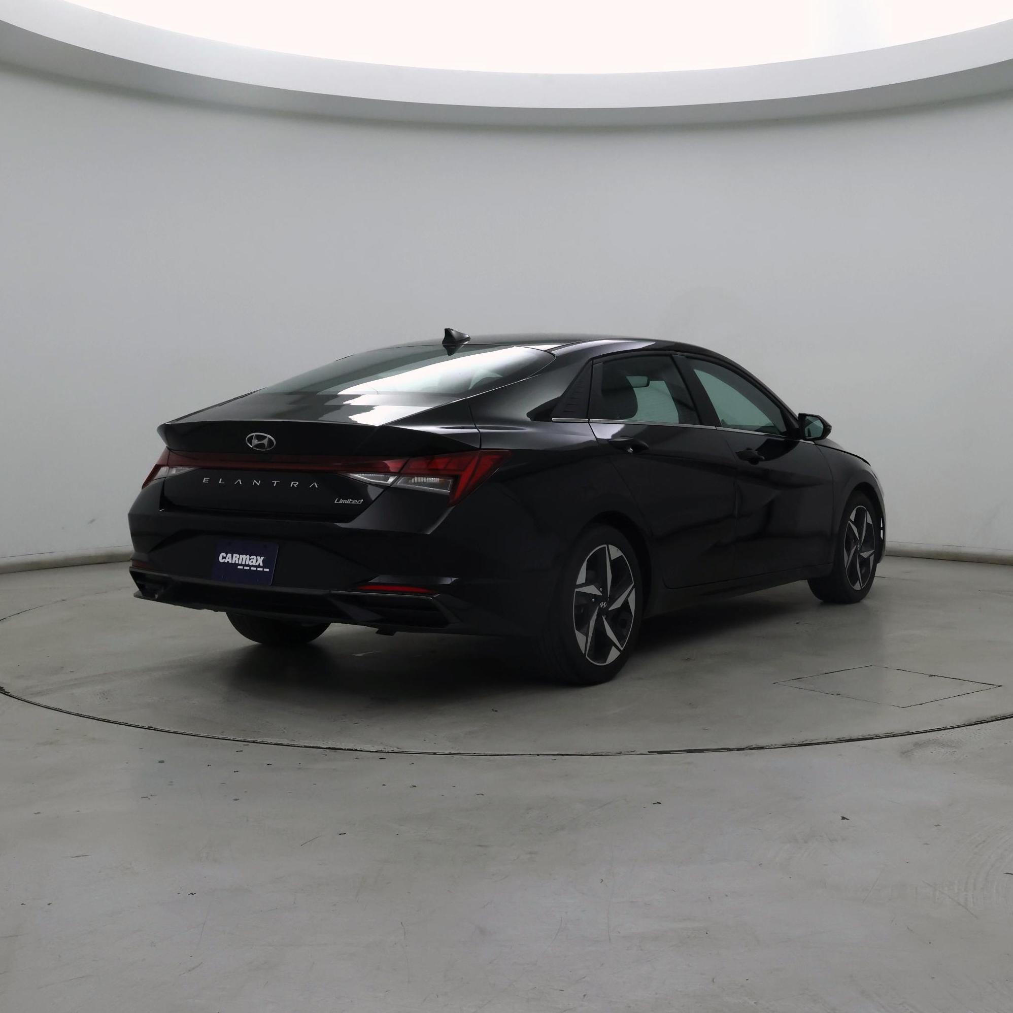 Thumbnail: 2023 Hyundai Elantra - 8