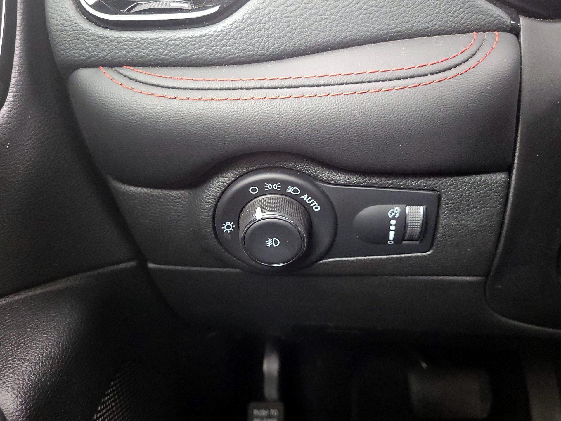 Thumbnail: 2023 Dodge Durango - 13