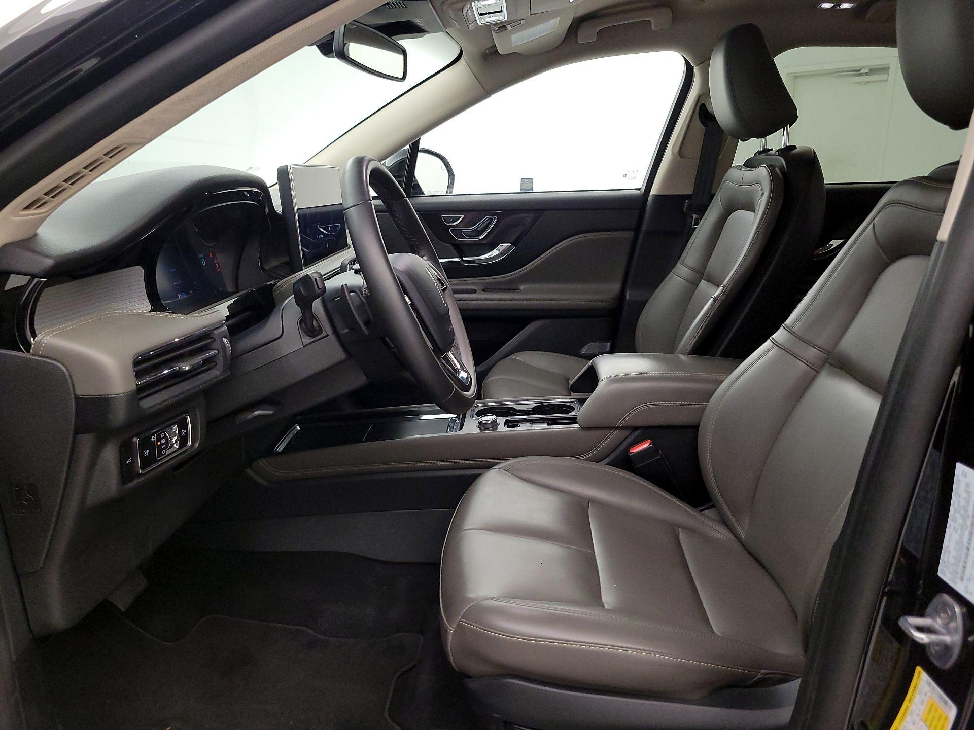 Thumbnail: 2024 Lincoln Corsair - 11