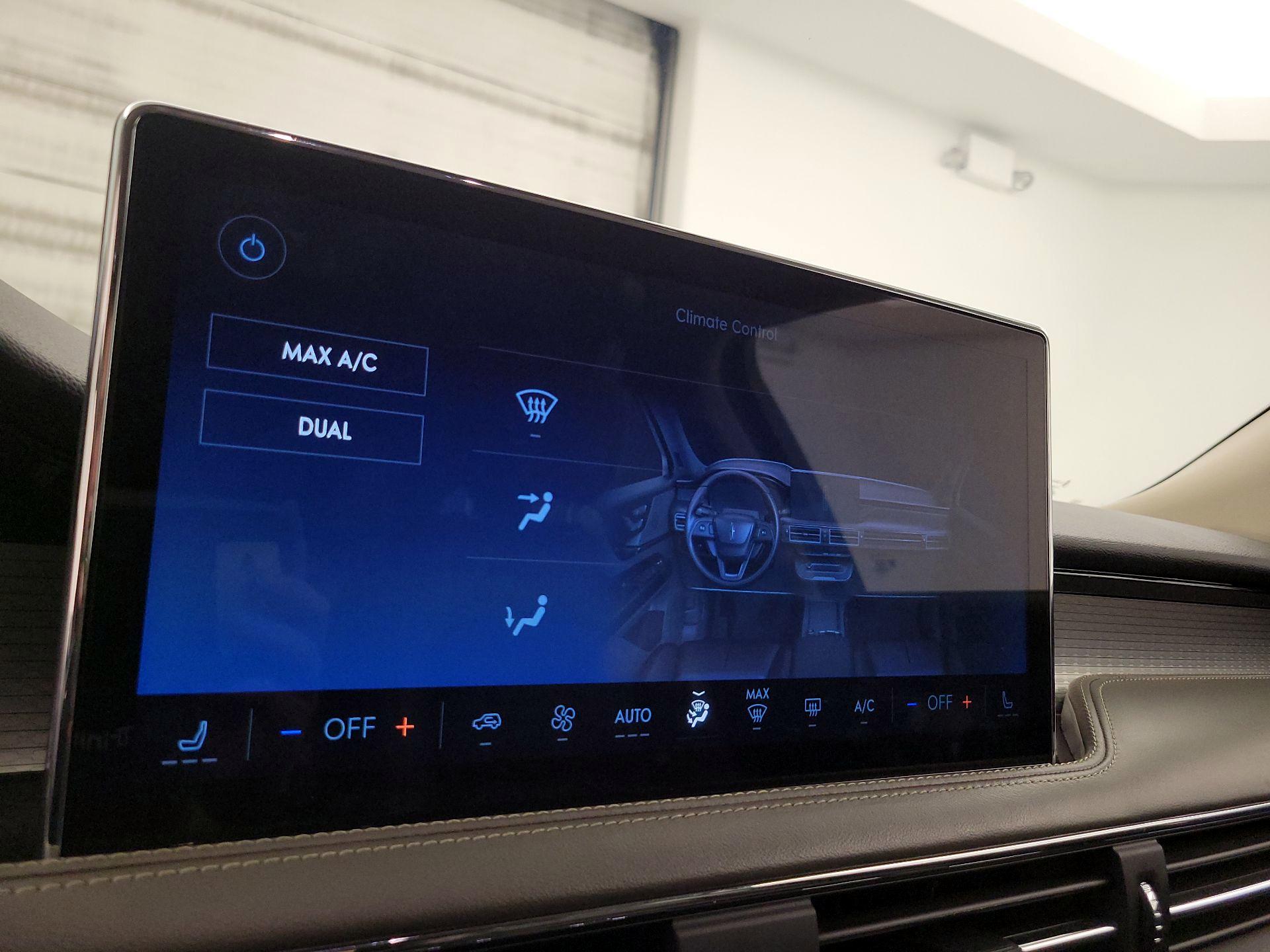 Thumbnail: 2024 Lincoln Corsair - 17