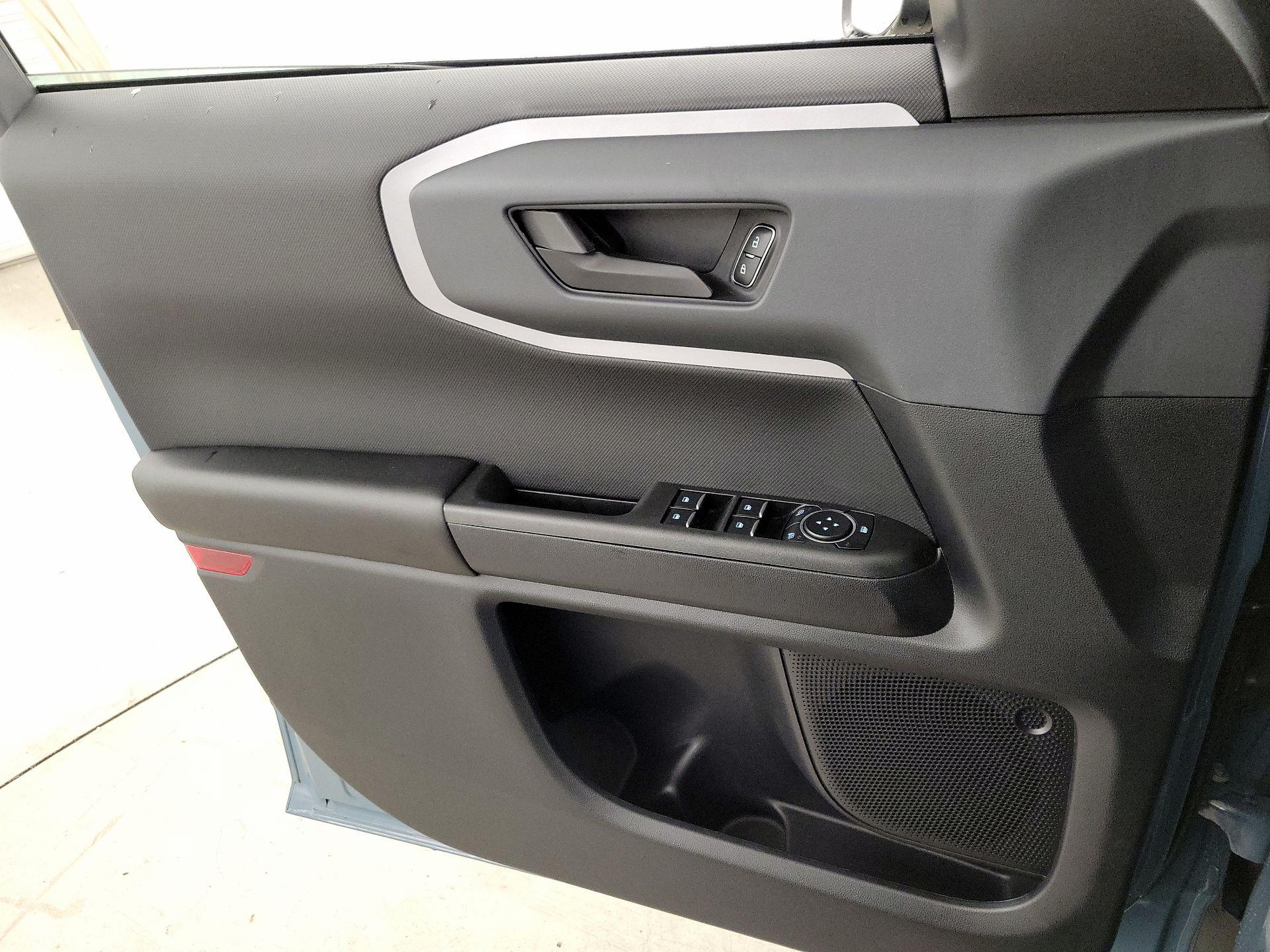 Thumbnail: 2023 Ford Bronco Sport - 12