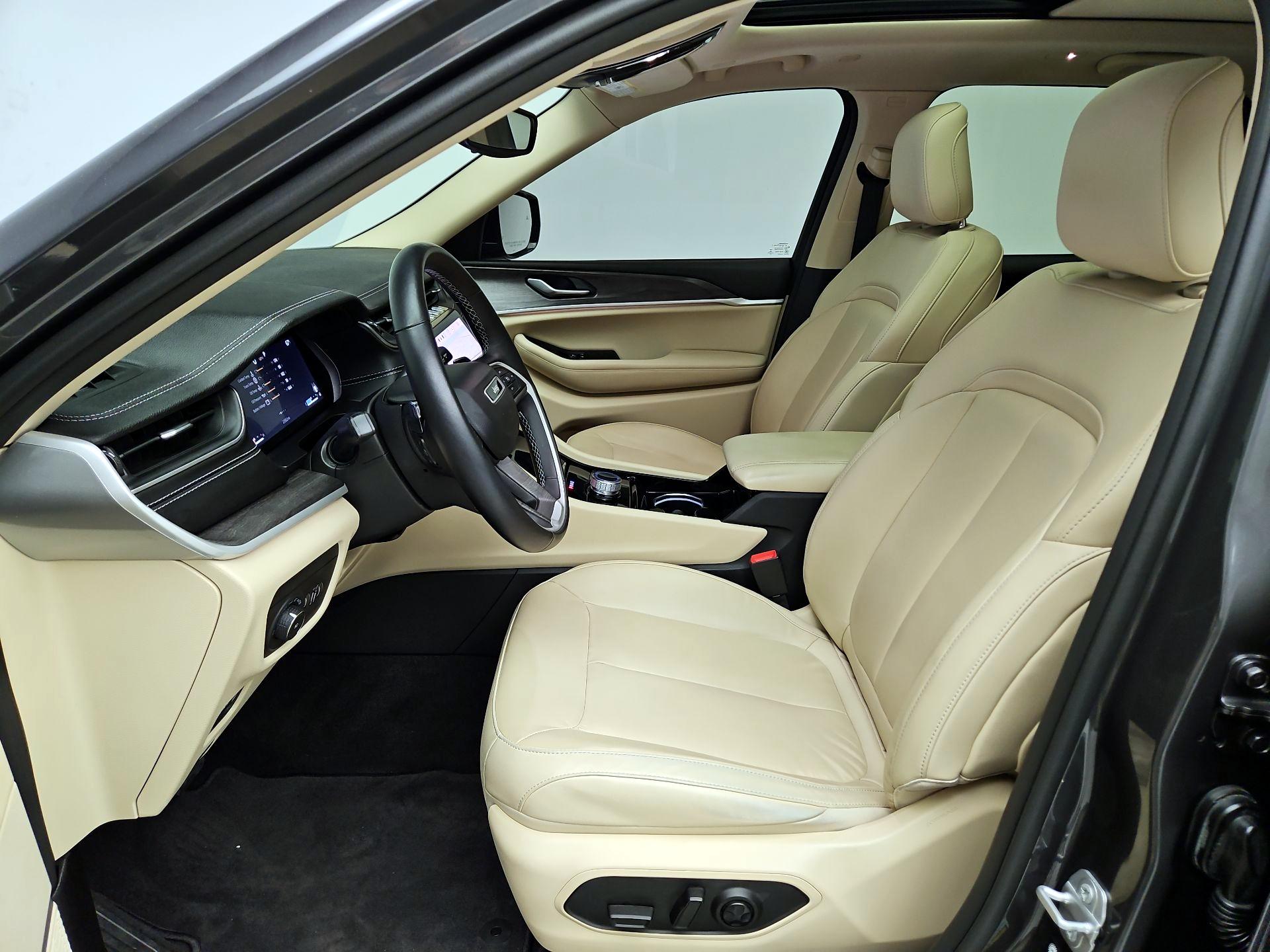 Thumbnail: 2022 Jeep Grand Cherokee - 11