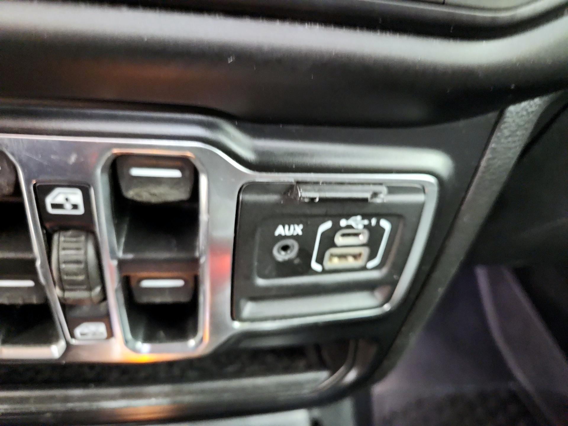 Thumbnail: 2021 Jeep Wrangler - 18