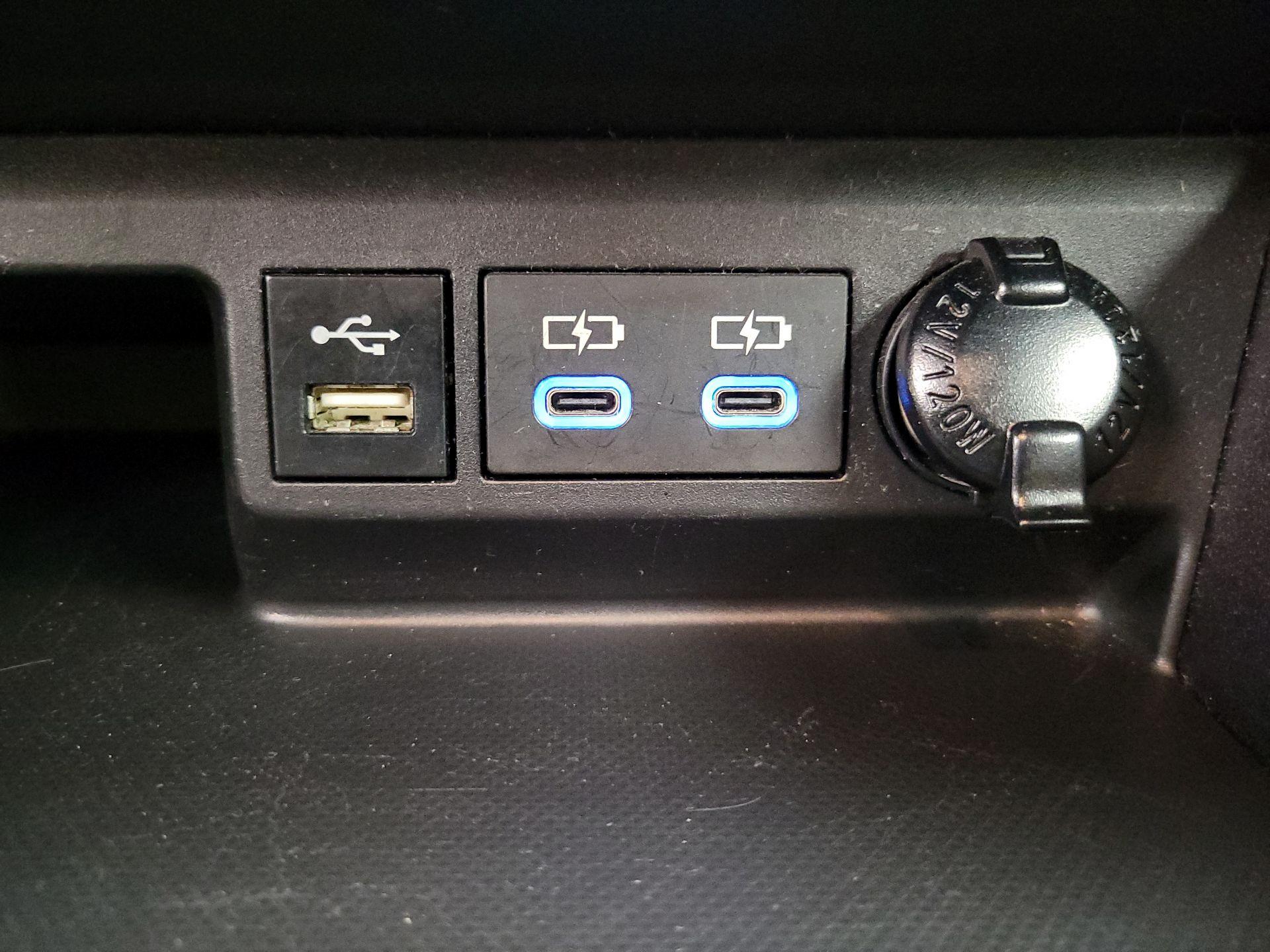 Thumbnail: 2022 Toyota Highlander - 17