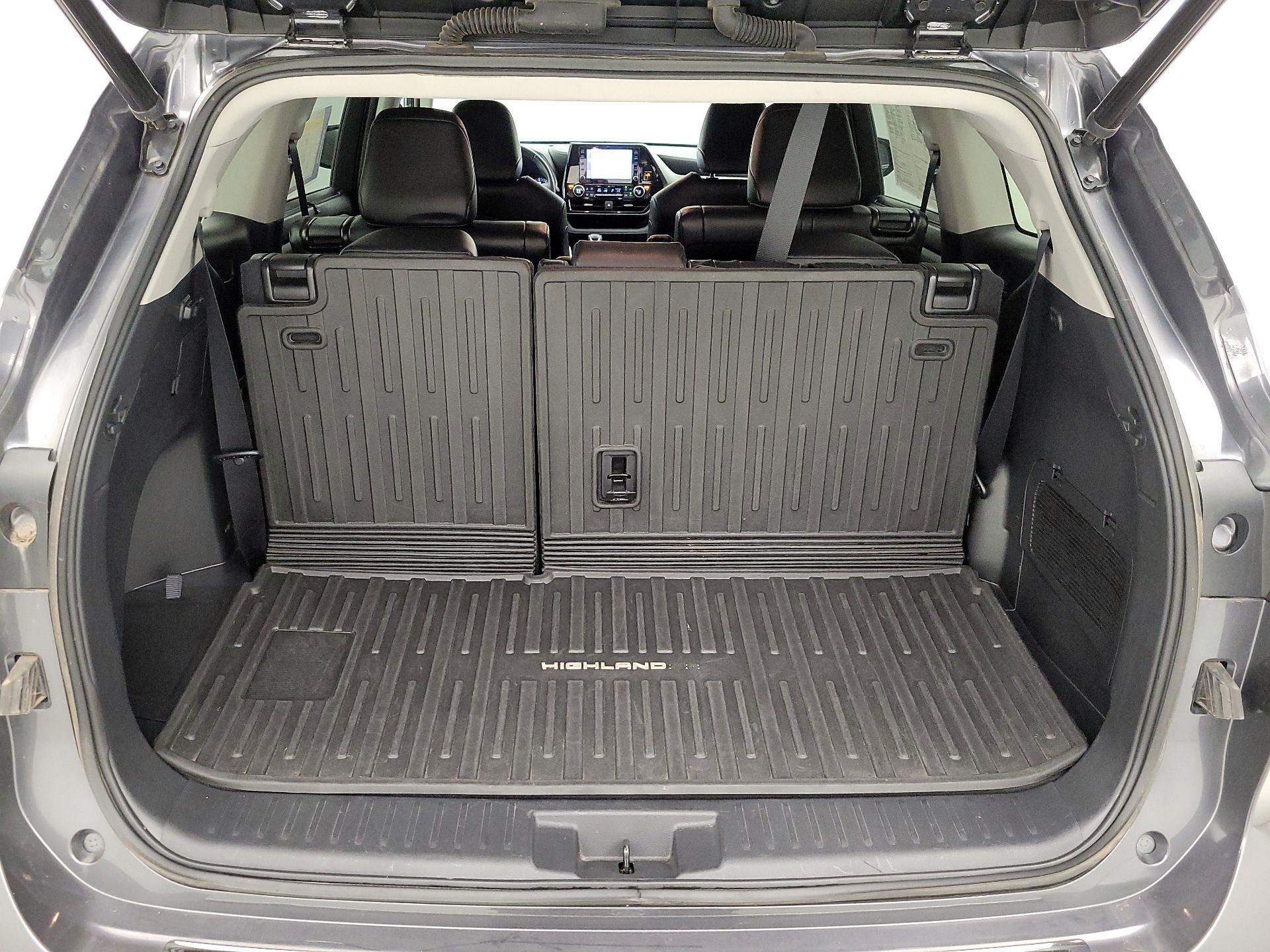 Thumbnail: 2022 Toyota Highlander - 18