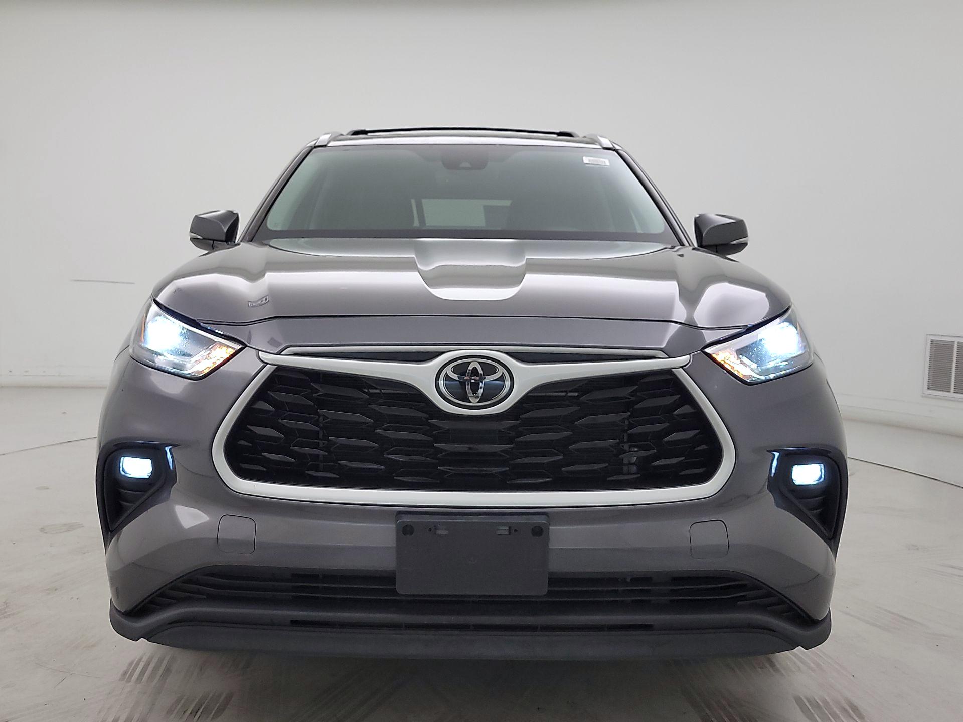 Thumbnail: 2022 Toyota Highlander - 2
