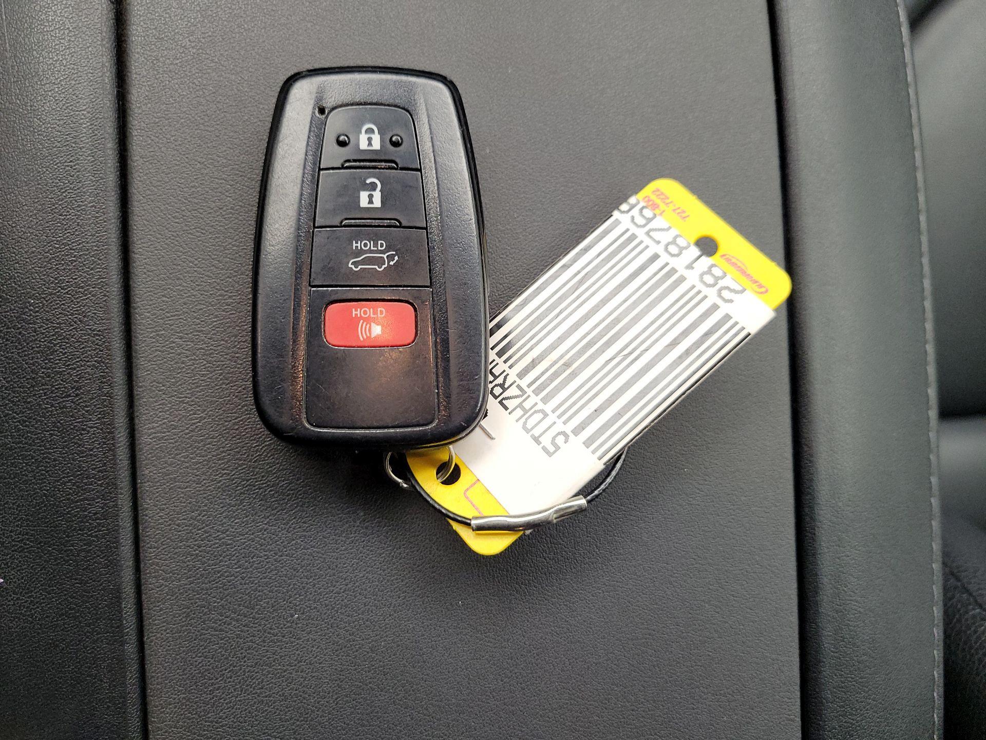 Thumbnail: 2022 Toyota Highlander - 20