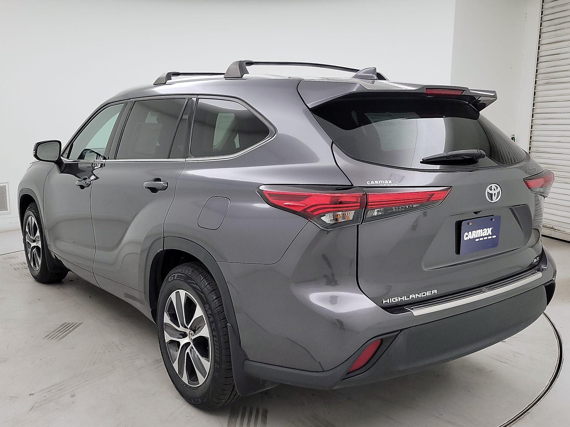 Thumbnail: 2022 Toyota Highlander - 7