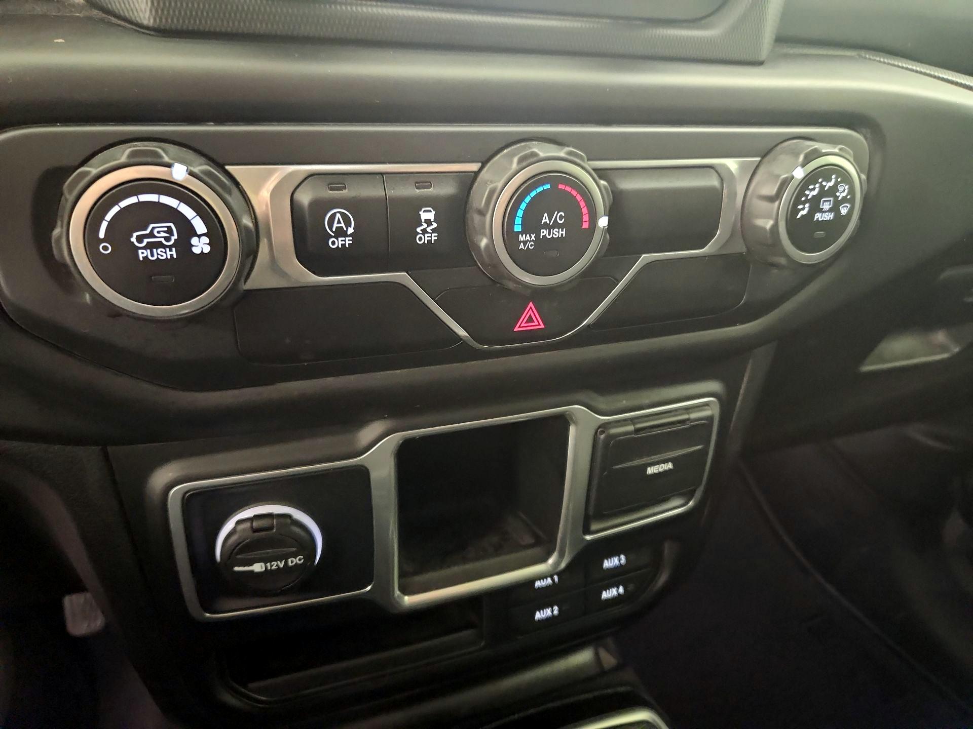 Thumbnail: 2018 Jeep Wrangler - 17