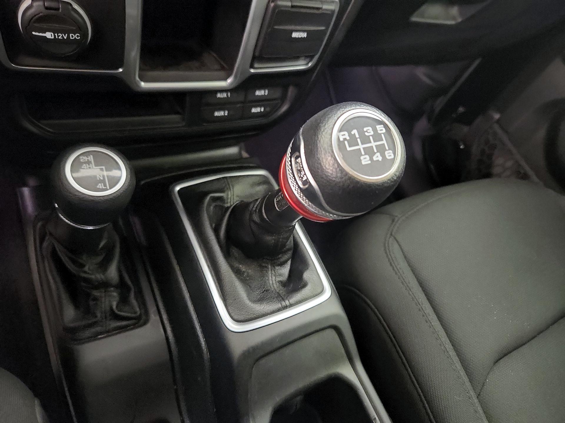 Thumbnail: 2018 Jeep Wrangler - 18