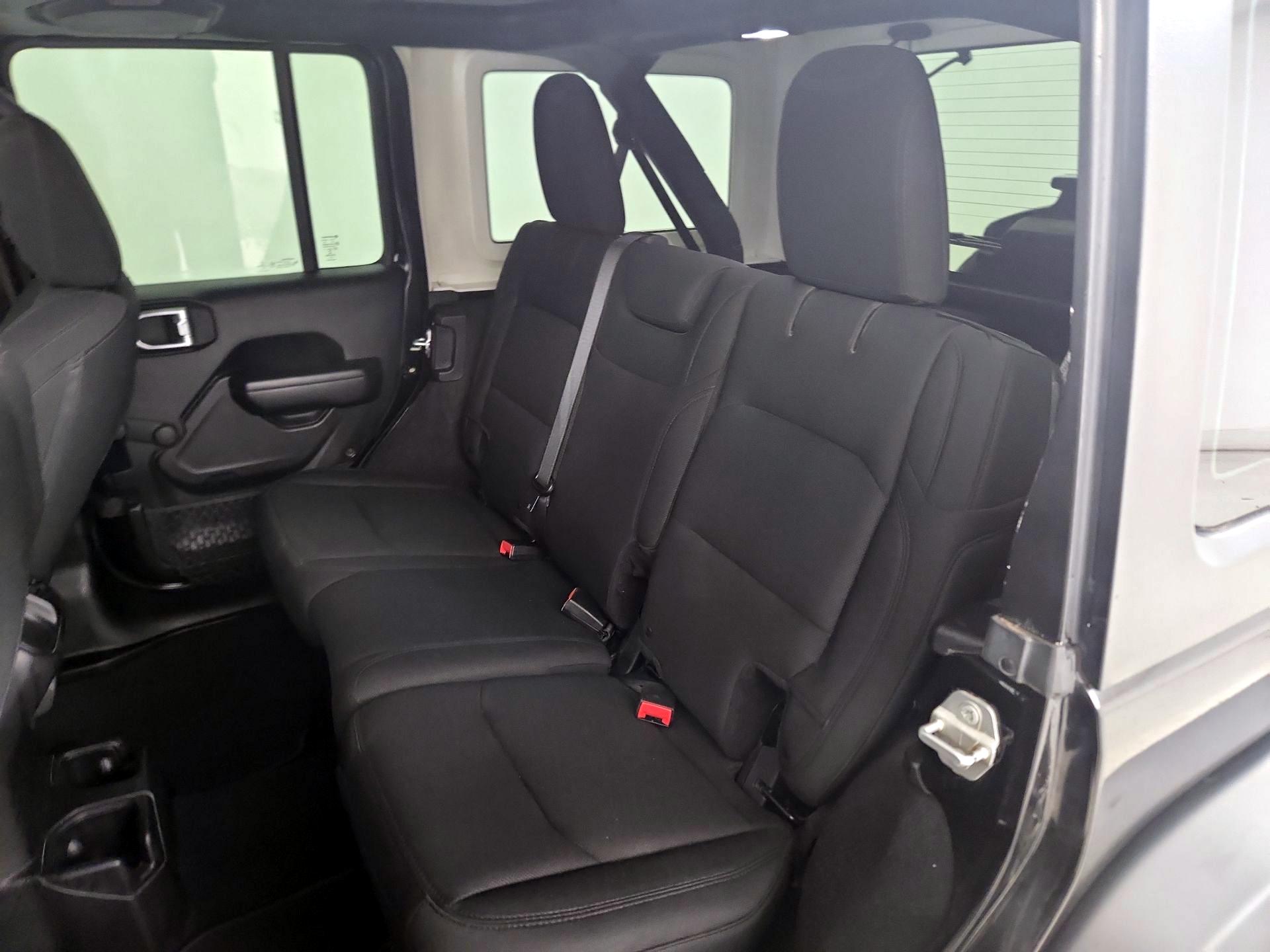 Thumbnail: 2018 Jeep Wrangler - 20