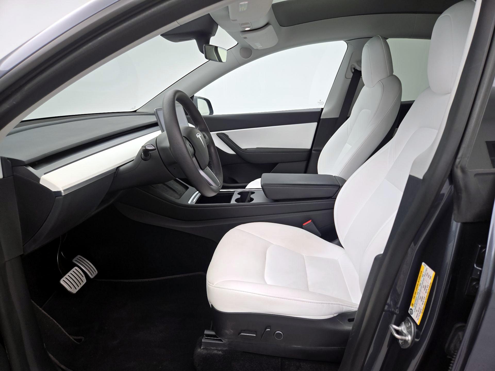 Thumbnail: 2022 Tesla Model Y - 11