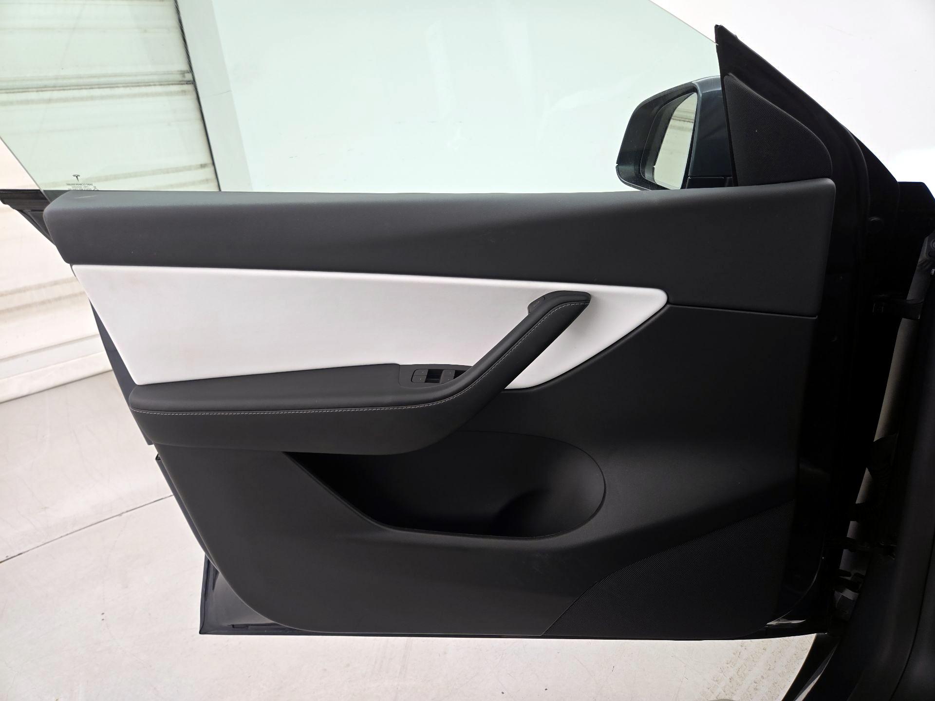 Thumbnail: 2022 Tesla Model Y - 12