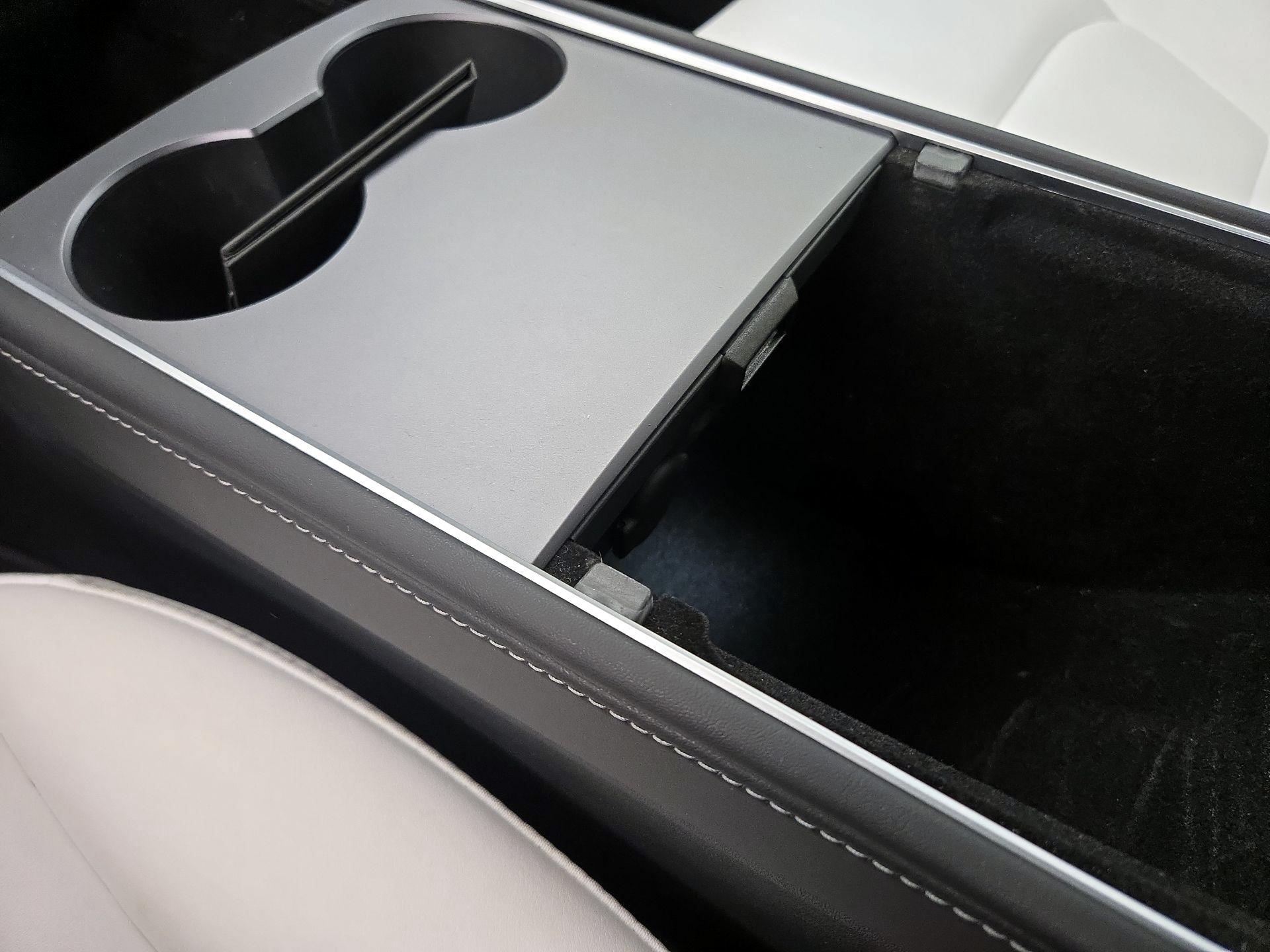 Thumbnail: 2022 Tesla Model Y - 18