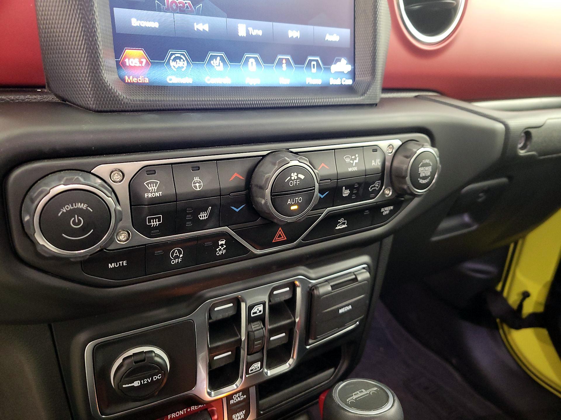 Thumbnail: 2023 Jeep Gladiator - 17