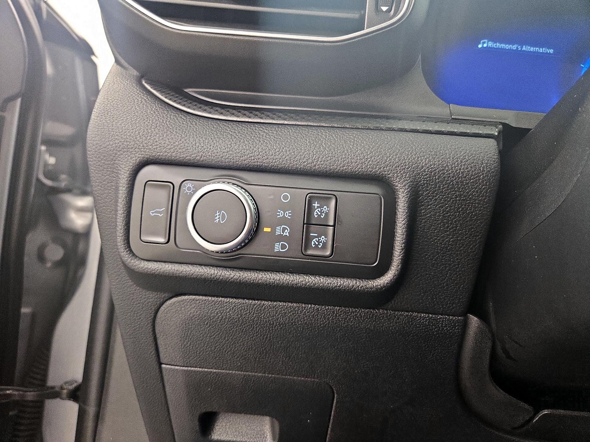 Thumbnail: 2021 Ford Explorer - 13