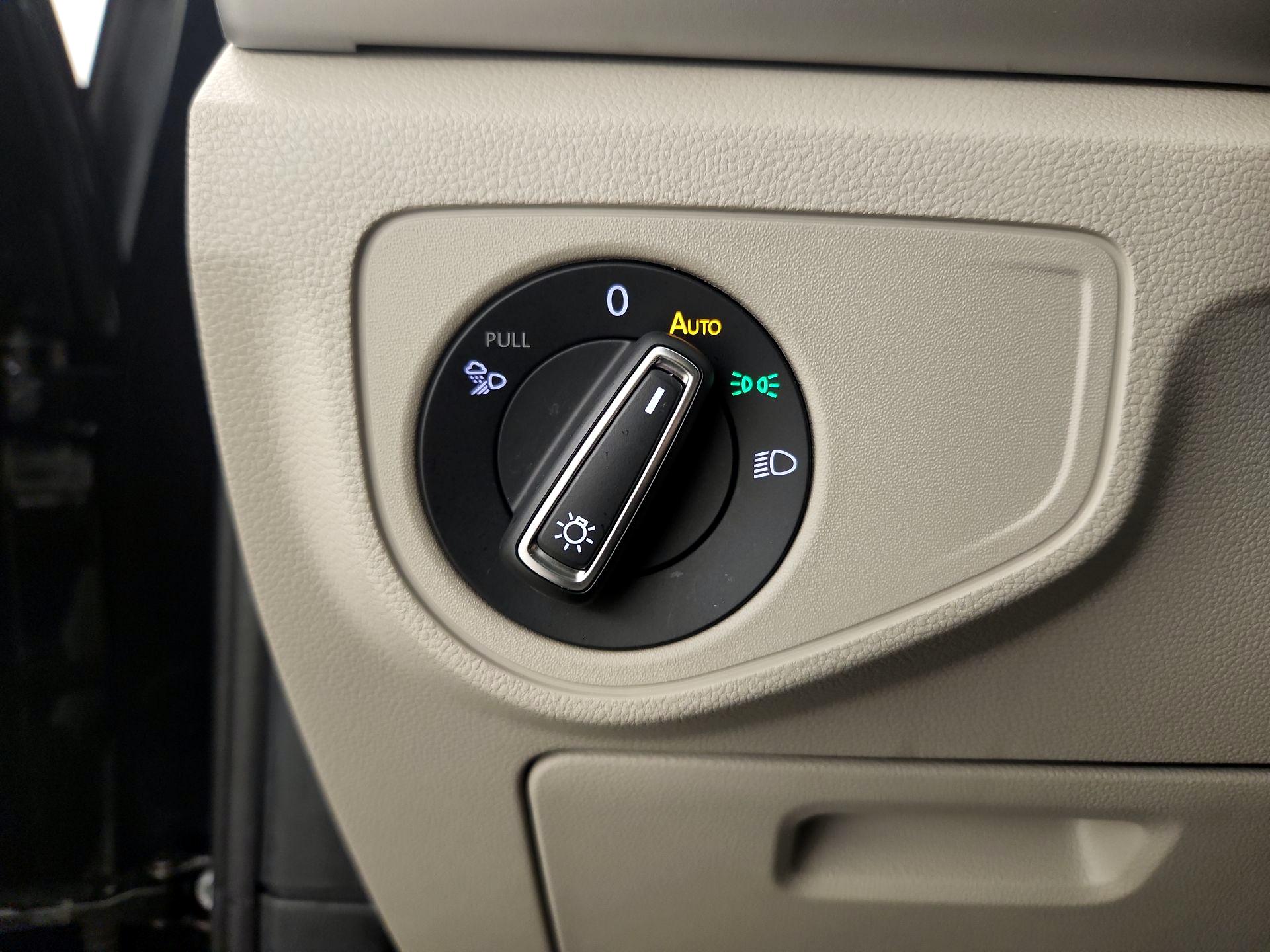 Thumbnail: 2022 Volkswagen Atlas - 13