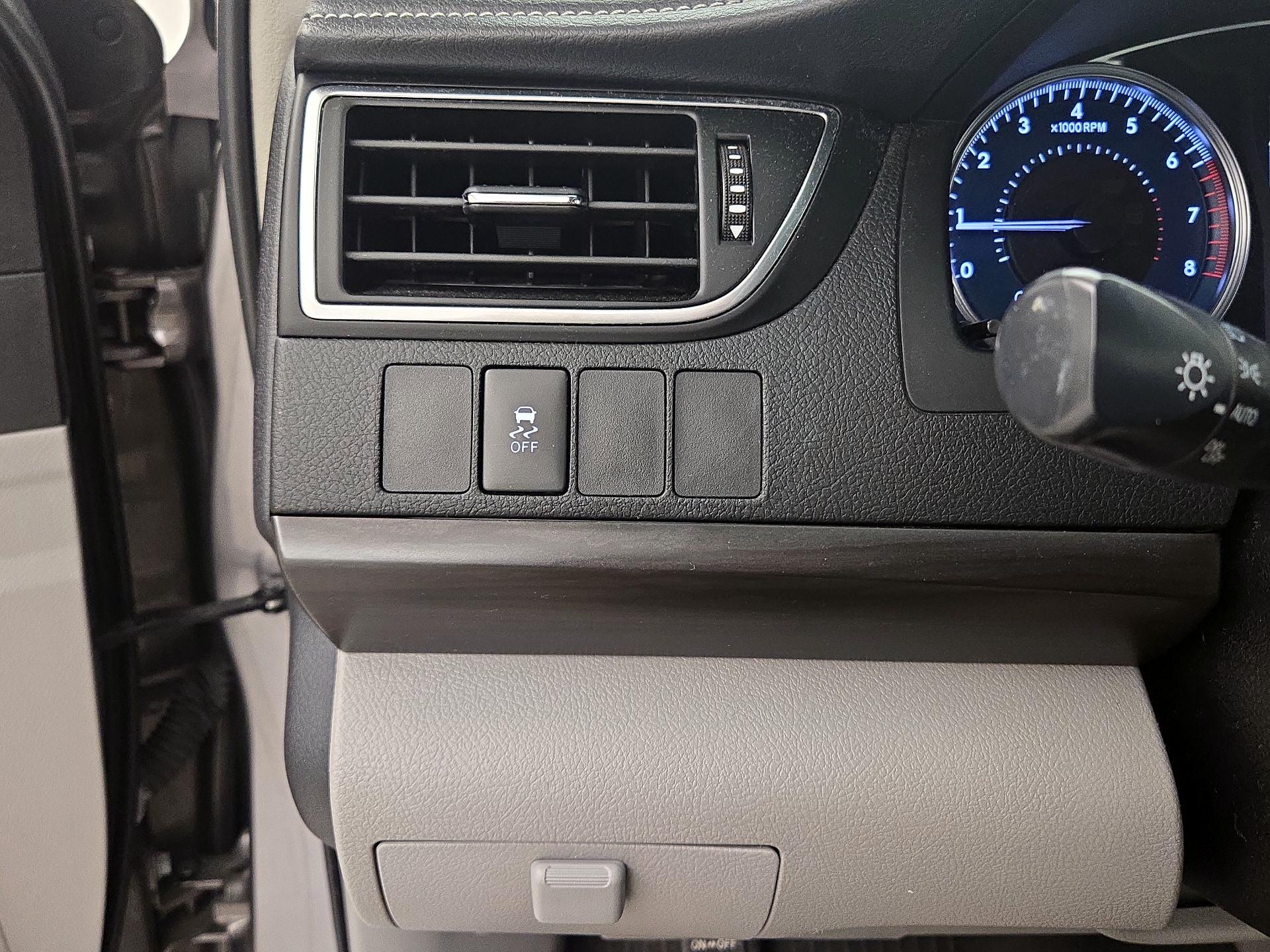 Thumbnail: 2017 Toyota Camry - 13