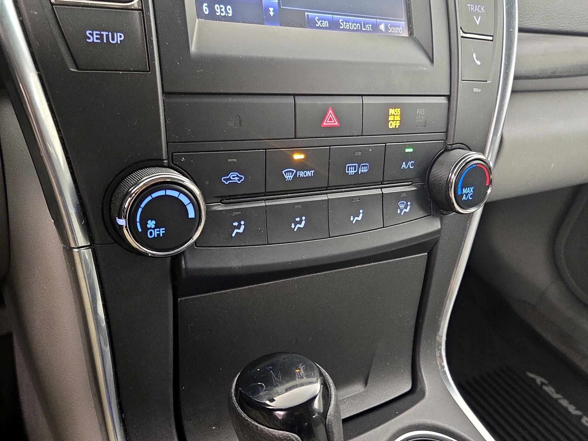 Thumbnail: 2017 Toyota Camry - 16