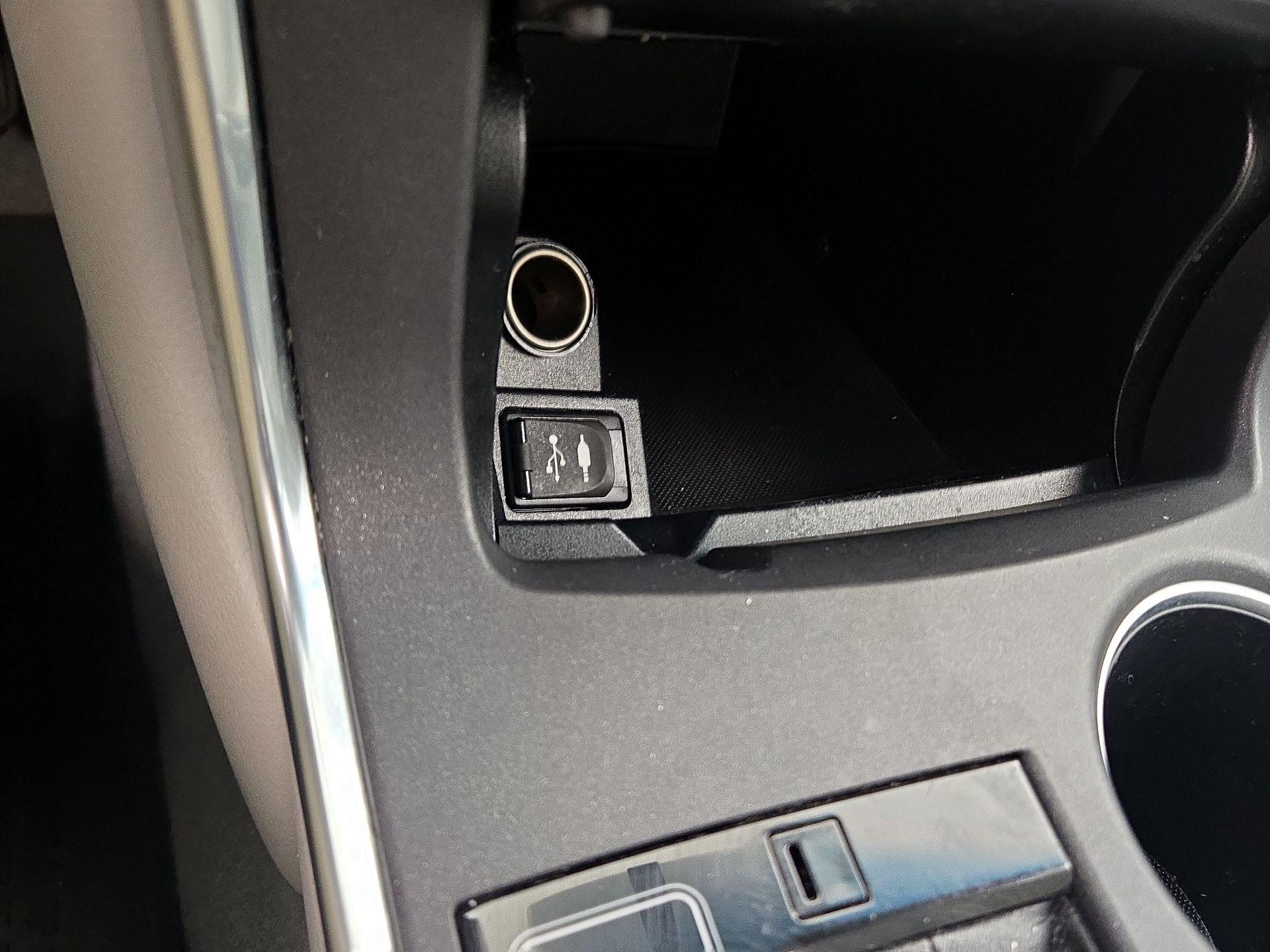 Thumbnail: 2017 Toyota Camry - 18