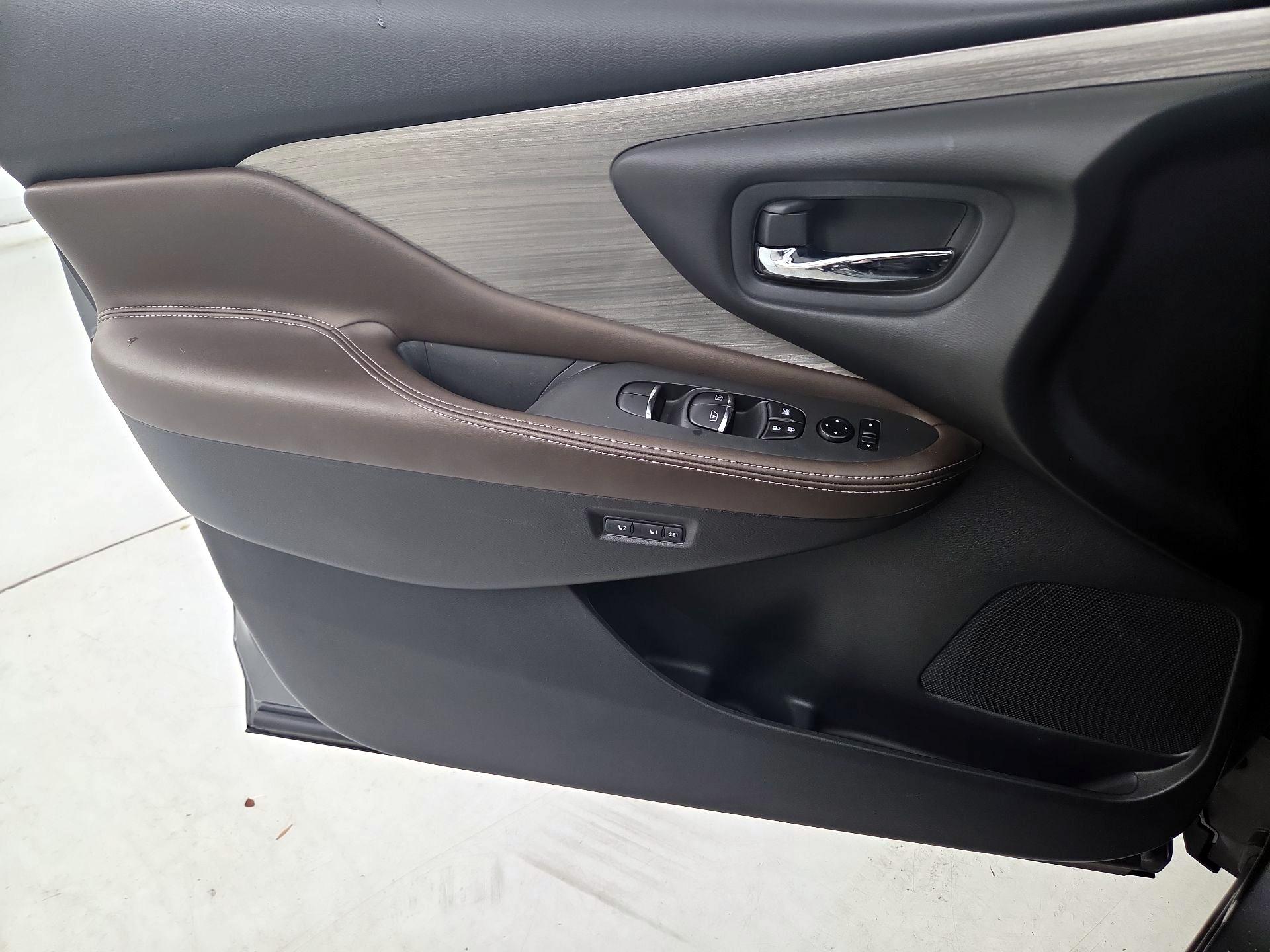 Thumbnail: 2016 Nissan Murano - 12