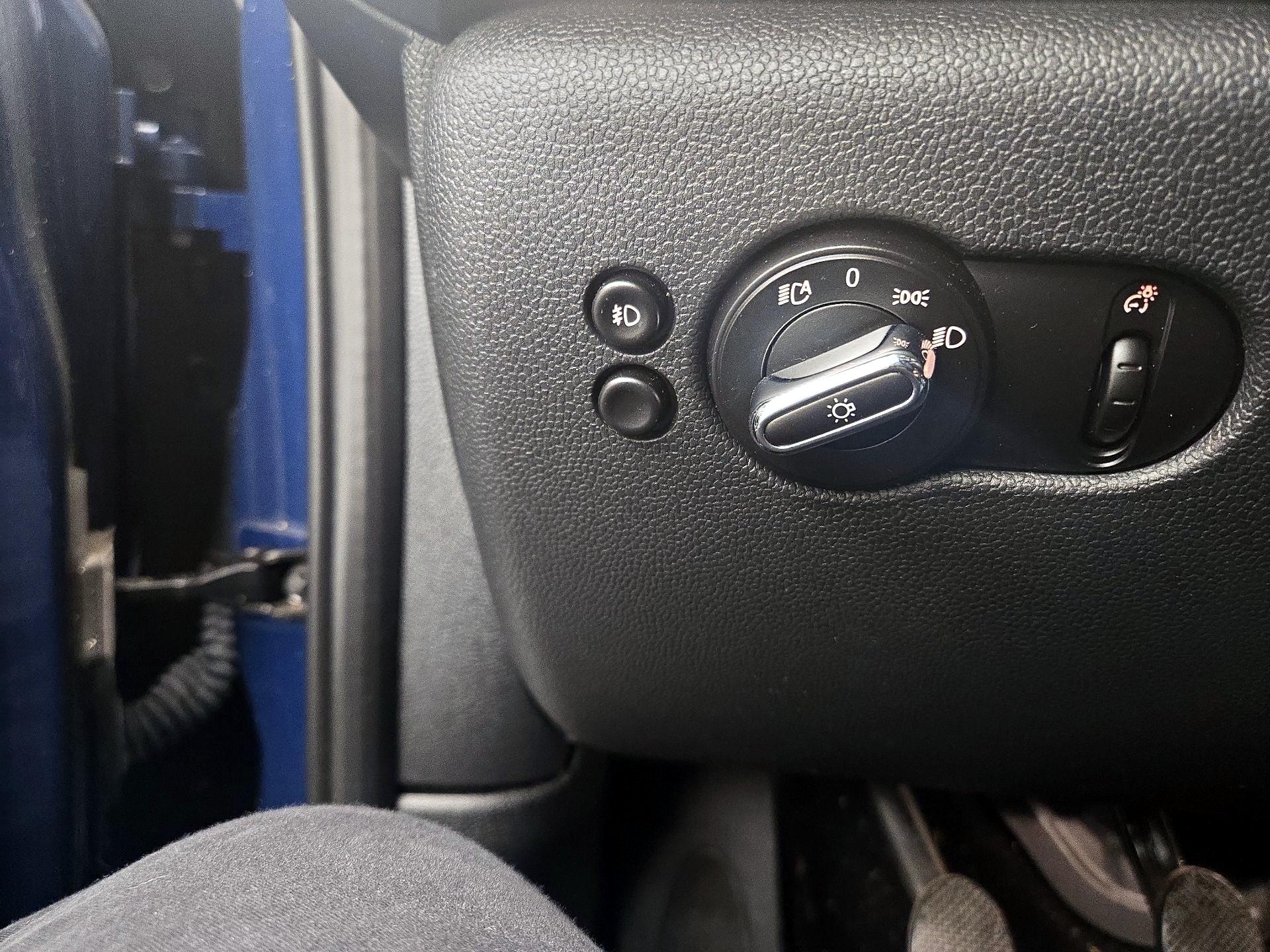 Thumbnail: 2016 MINI Cooper Hardtop - 13