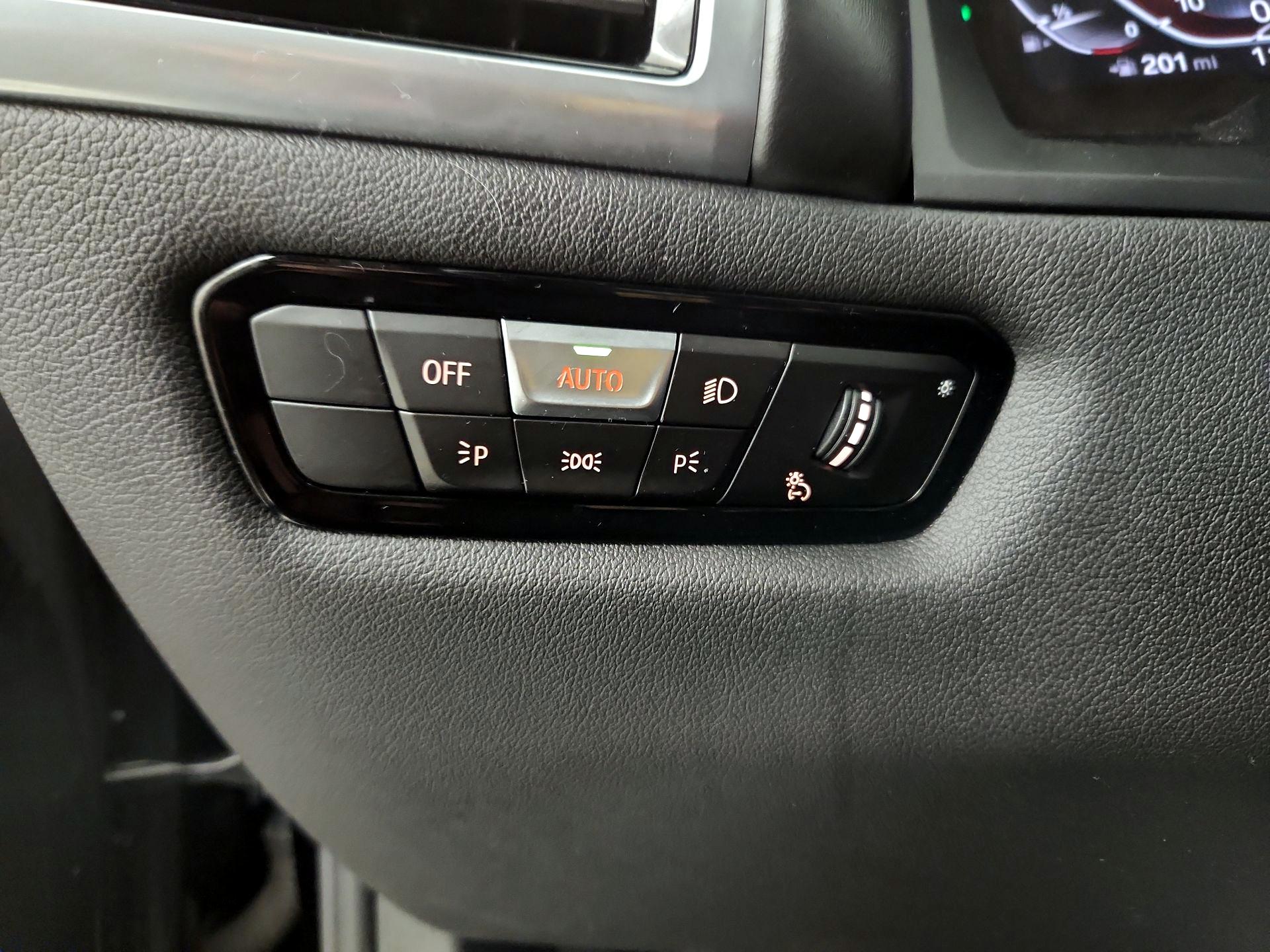 Thumbnail: 2020 BMW 8 Series - 13