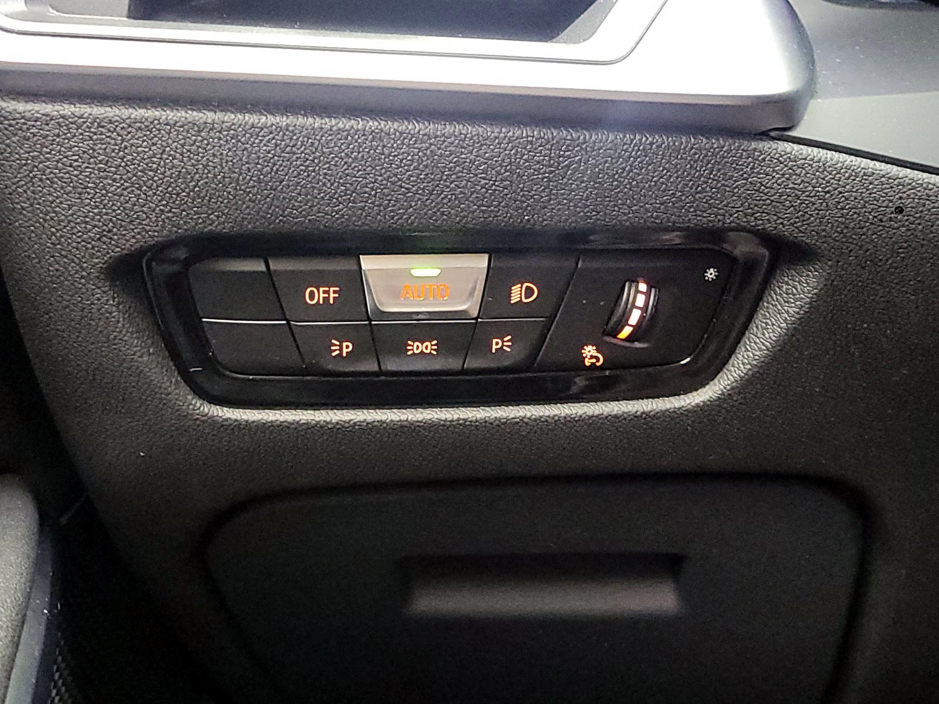 Thumbnail: 2020 BMW 3 Series - 13