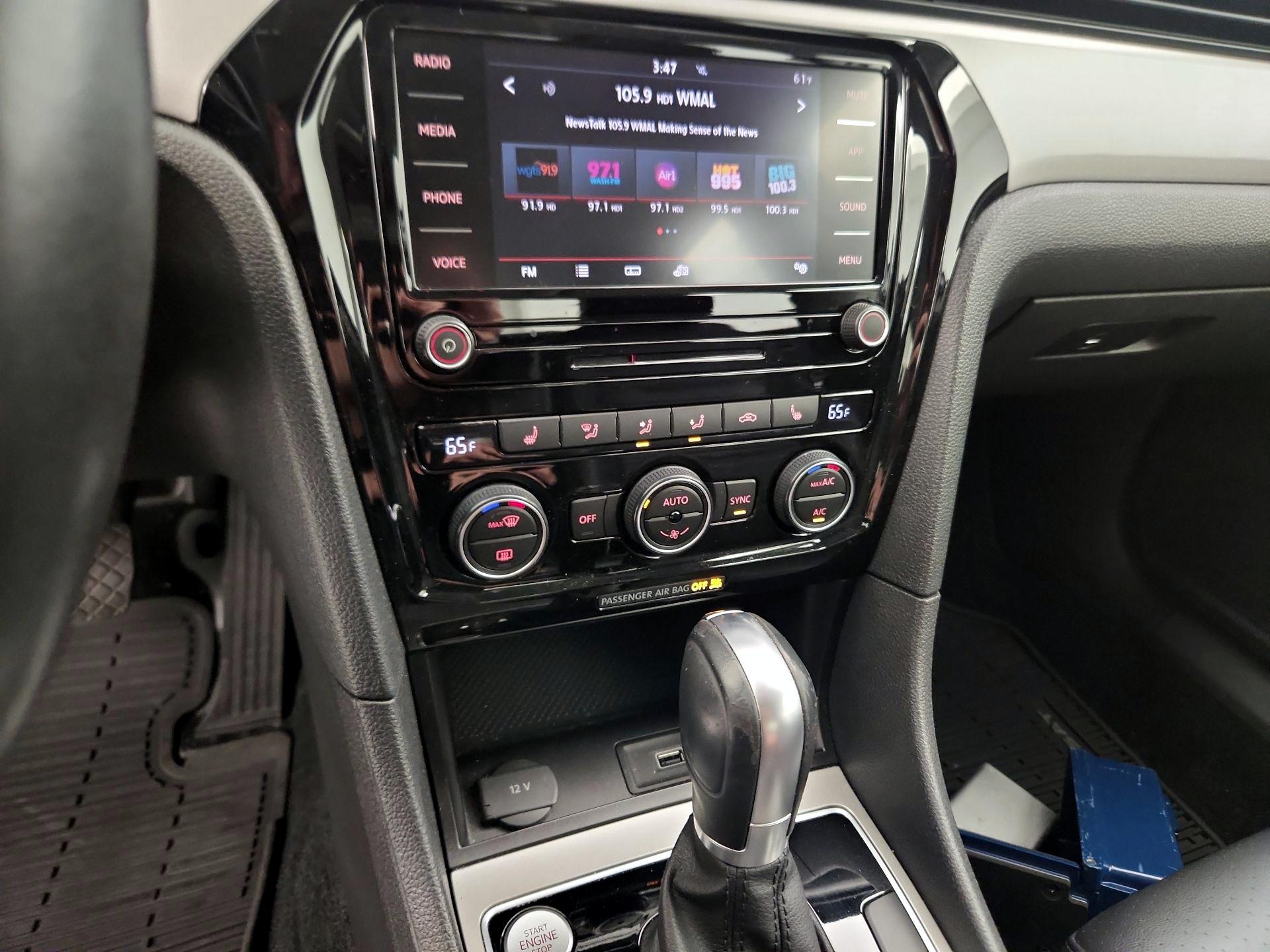 Thumbnail: 2020 Volkswagen Passat - 14