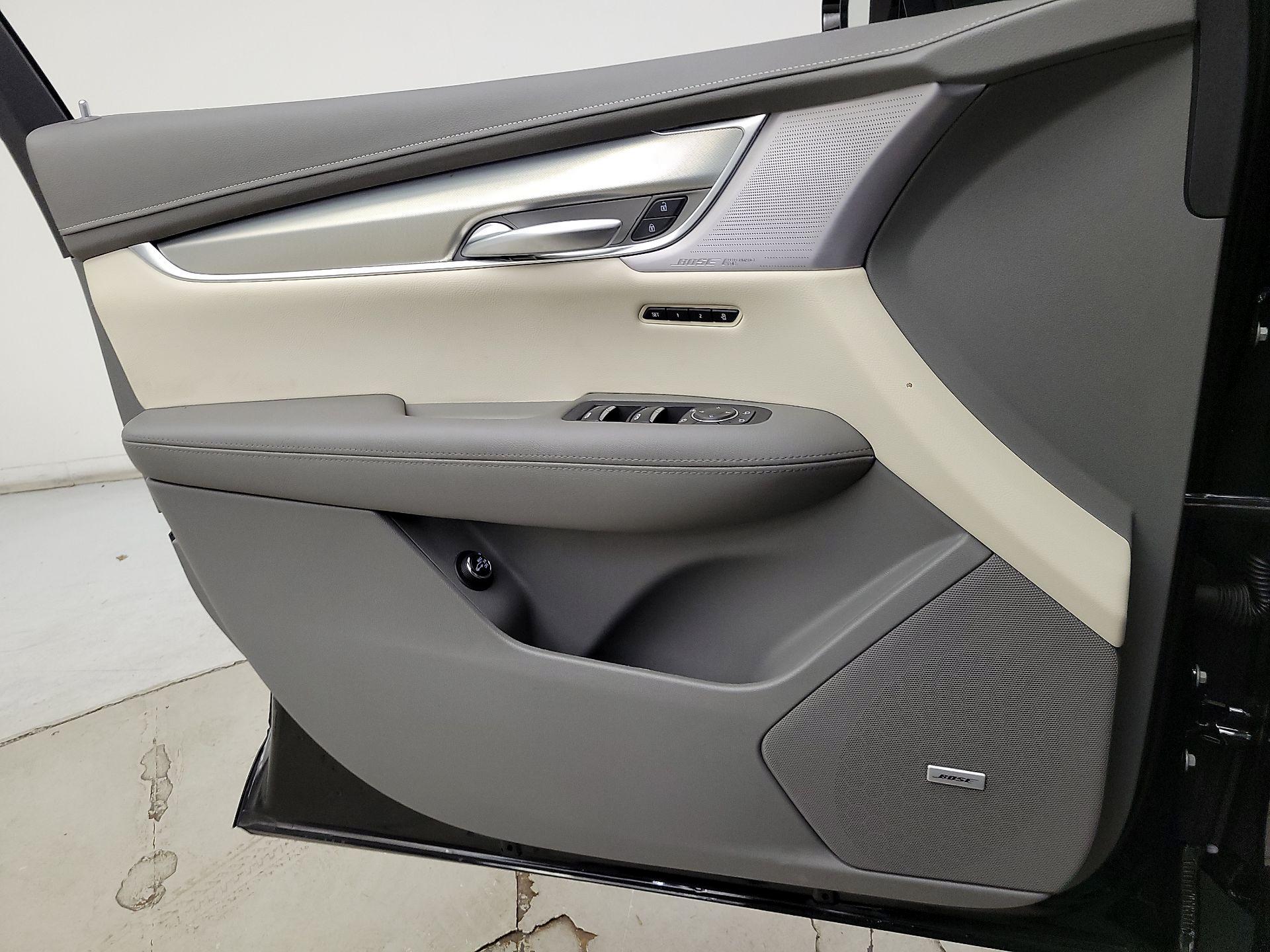 Thumbnail: 2025 Cadillac XT5 - 12