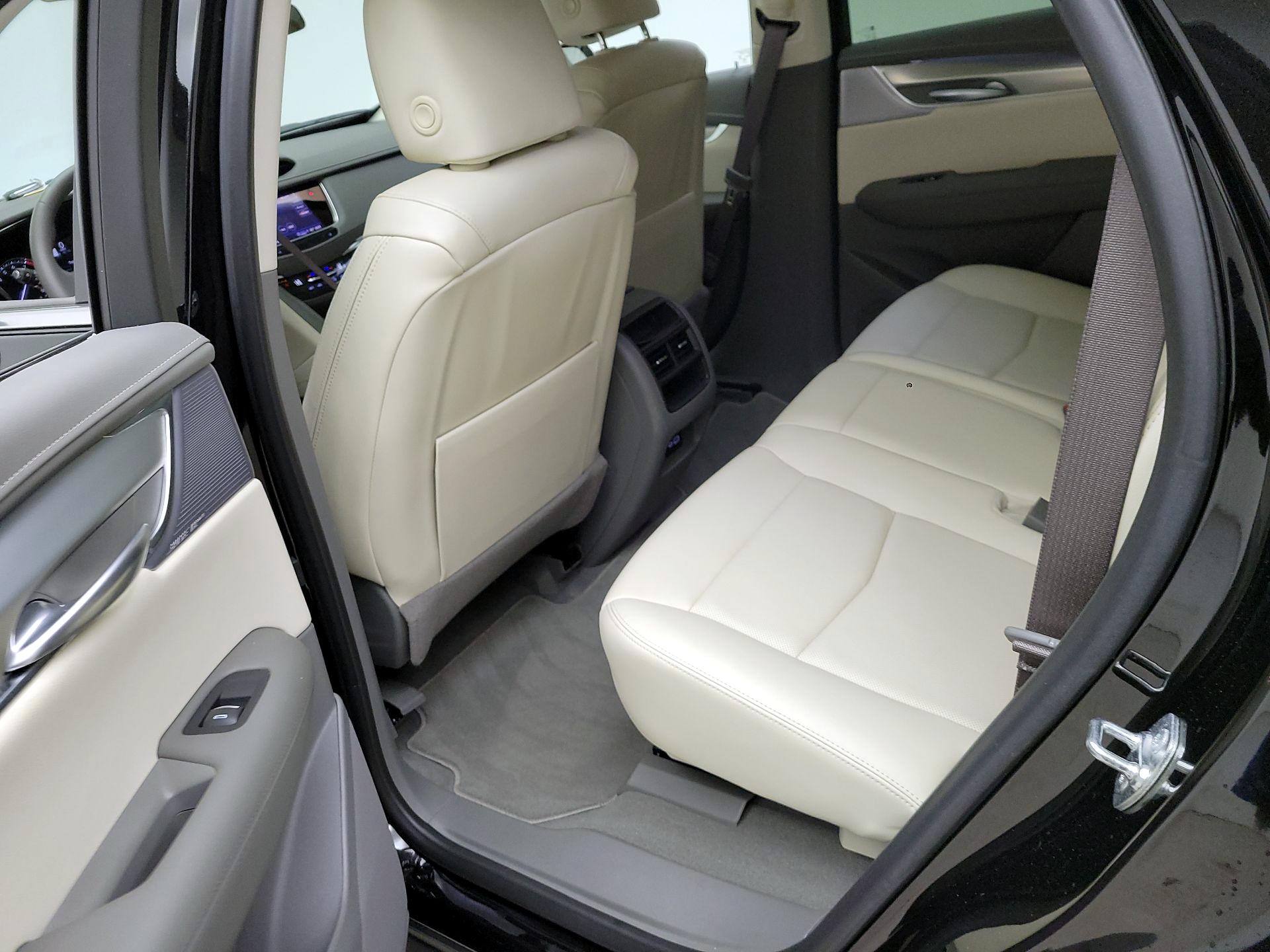 Thumbnail: 2025 Cadillac XT5 - 19