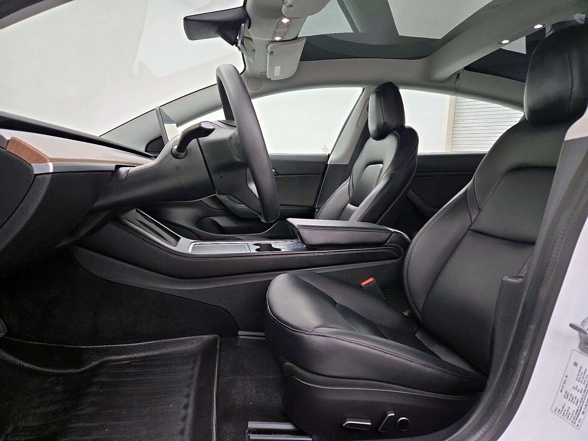 Thumbnail: 2021 Tesla Model 3 - 11